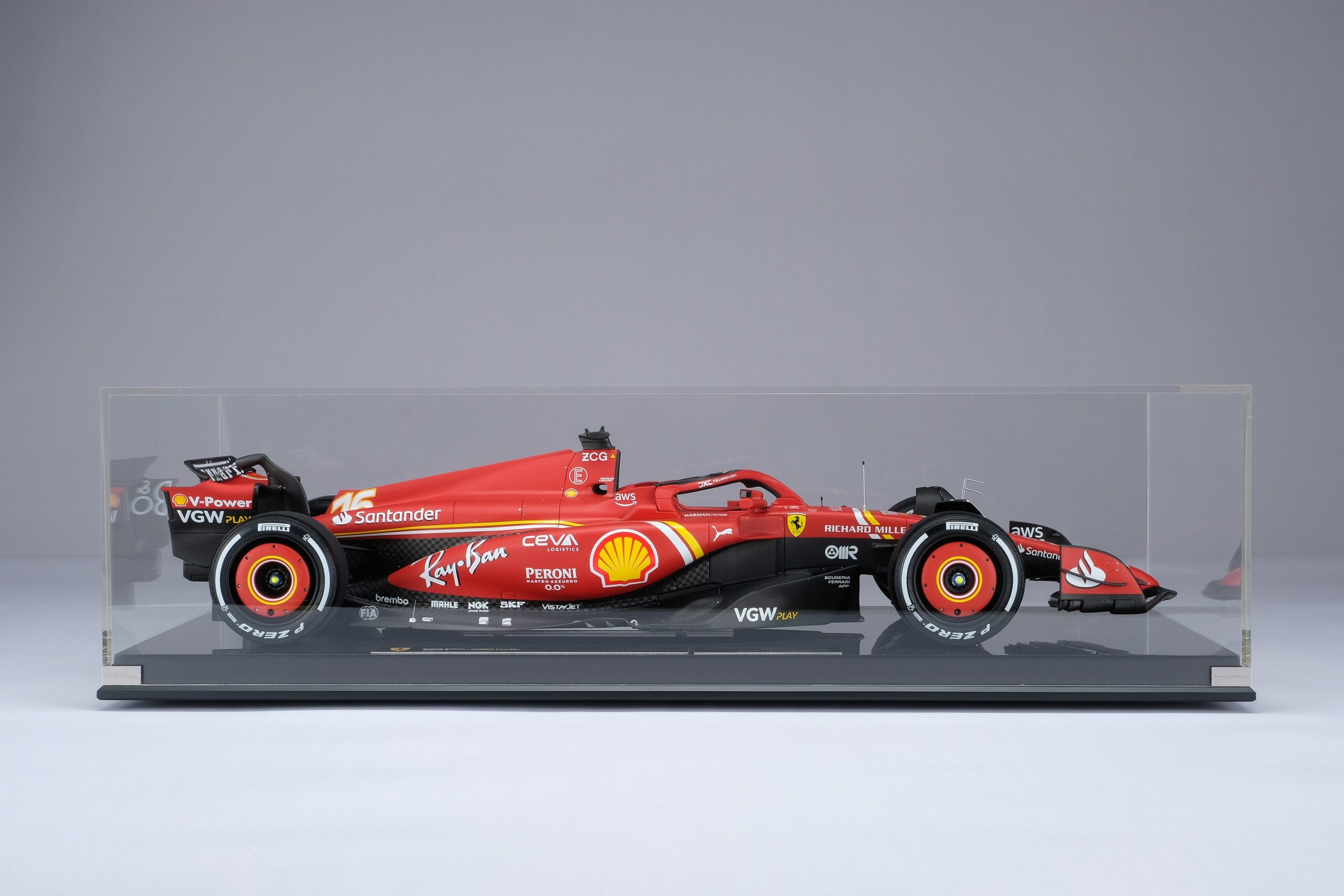 Amalgam Ferrari SF-24 2024 Australian Grand Prix - Rot | 1:8 - Image 33