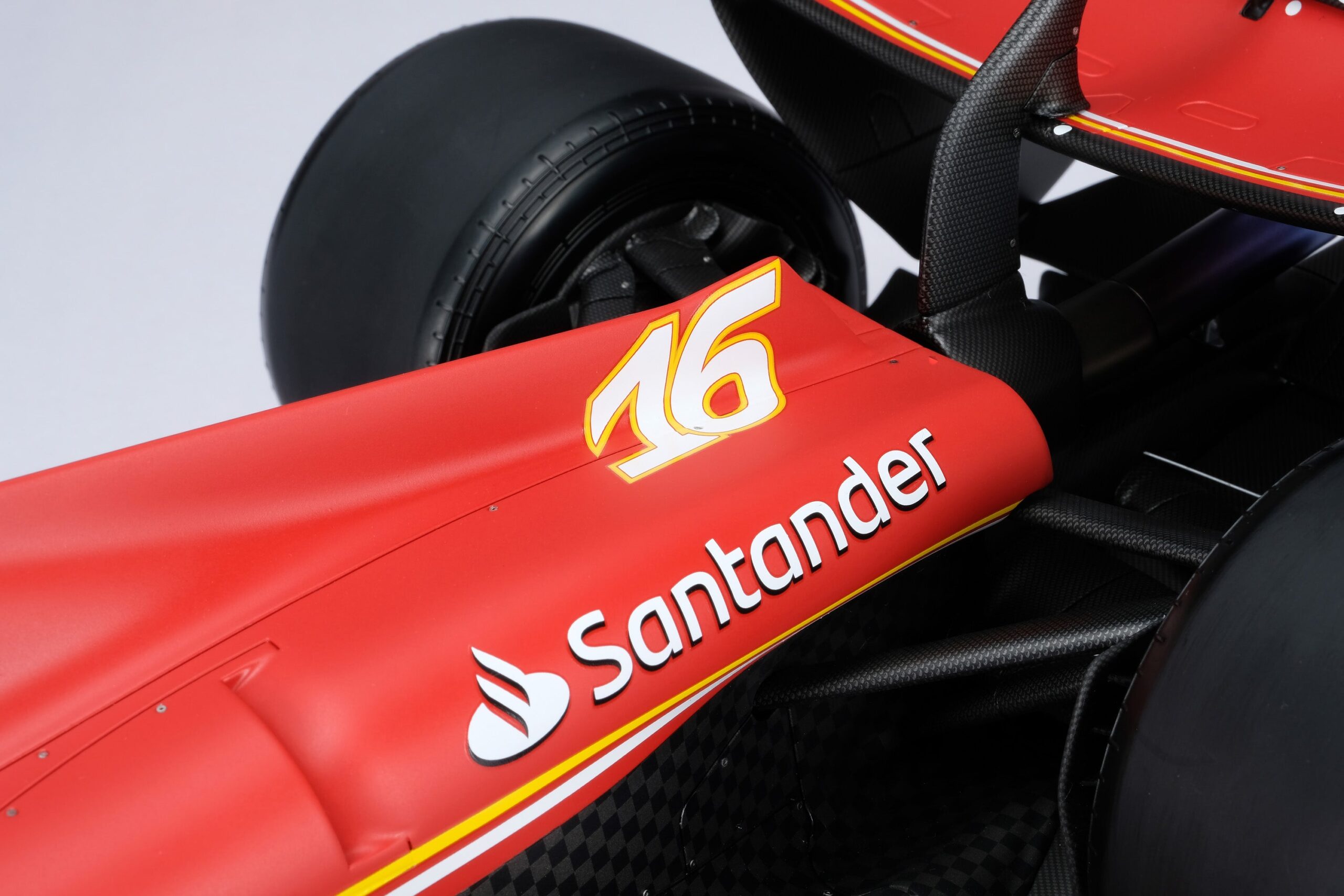 Amalgam Ferrari SF-24 2024 Australian Grand Prix - Rot | 1:8 - Image 29