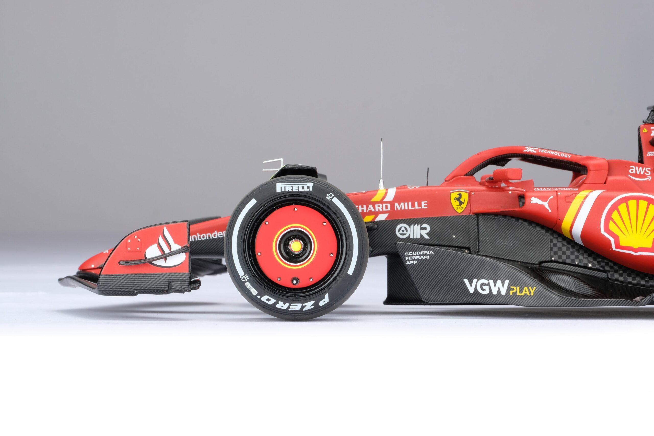 Amalgam Ferrari SF-24 2024 Australian Grand Prix - Rot | 1:18 – Bild 30