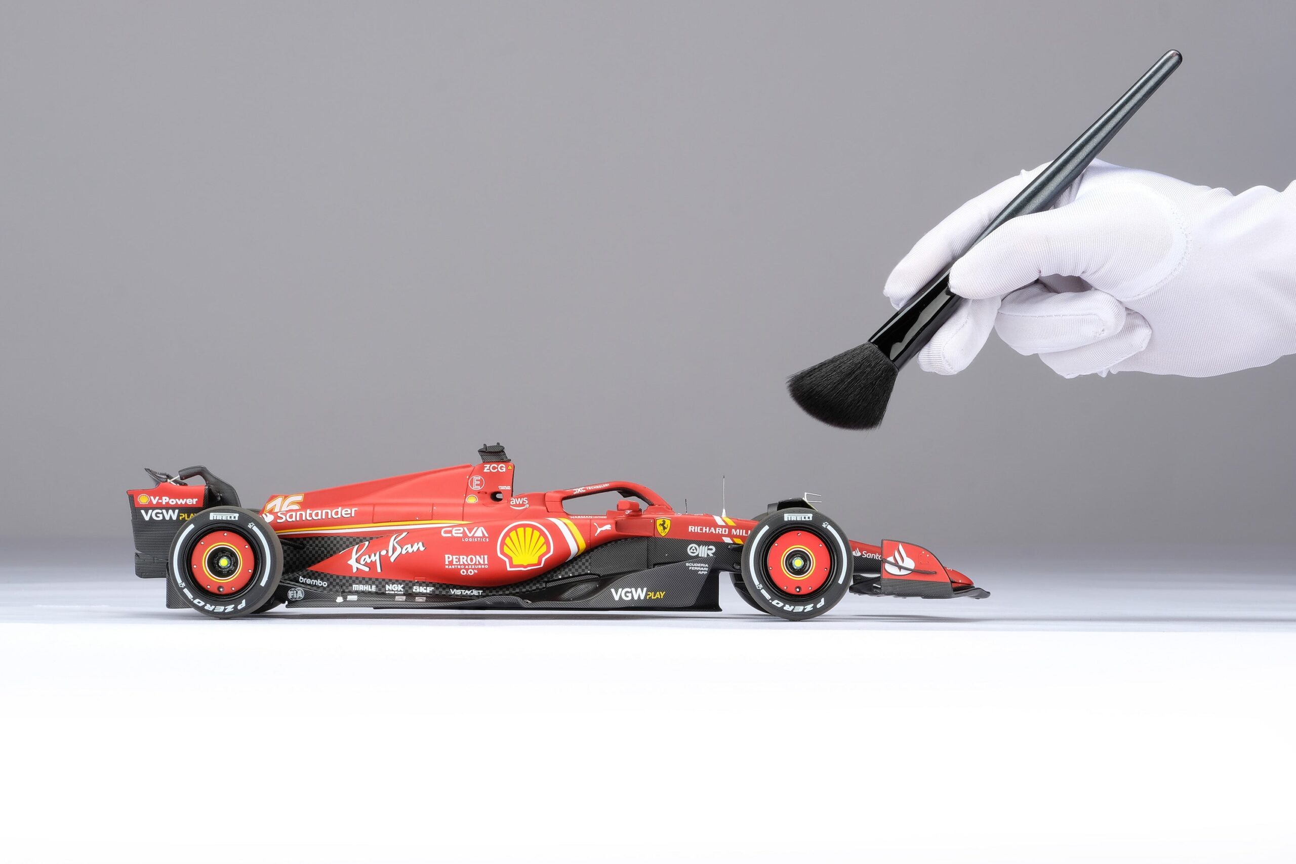 Amalgam Ferrari SF-24 2024 Australian Grand Prix - Rot | 1:18 – Bild 21