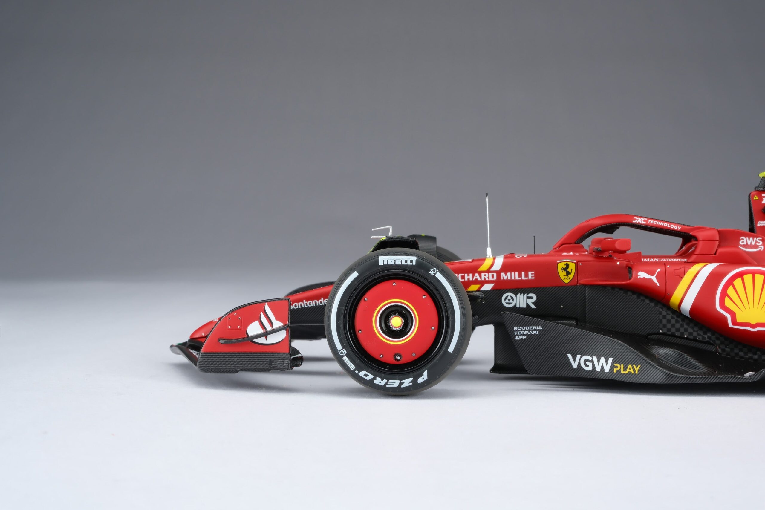 Amalgam Ferrari SF-24 2024 Australian Grand Prix - Rot | 1:18 – Bild 12