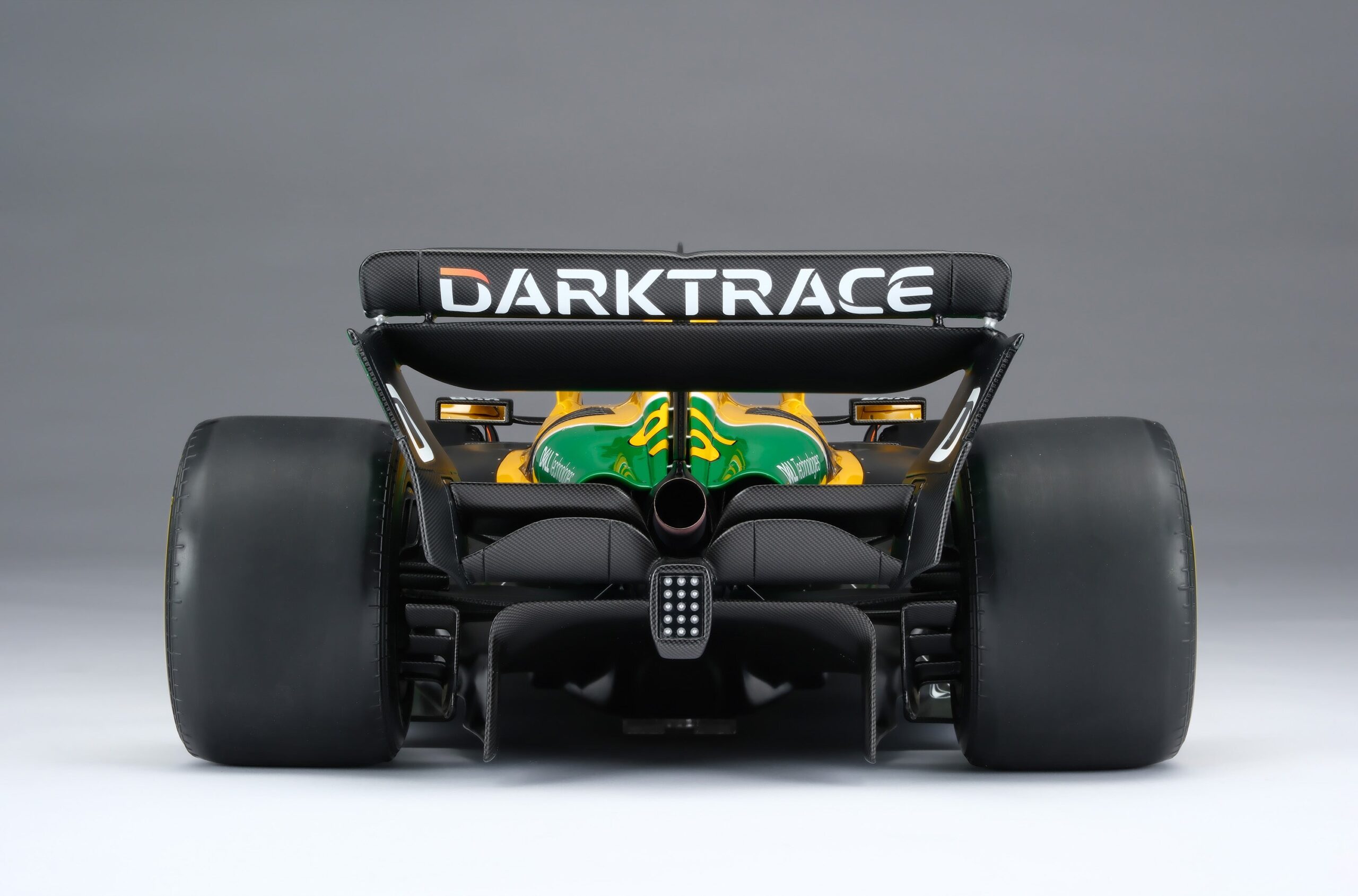 Amalgam McLaren MCL38 2024 Monaco Grand Prix Senna Tribute | 1:8 - Image 21