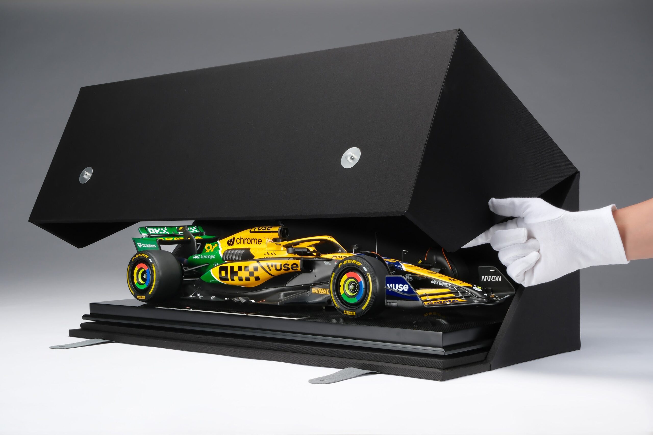 Amalgam McLaren MCL38 2024 Monaco Grand Prix Senna Tribute | 1:8 - Image 24