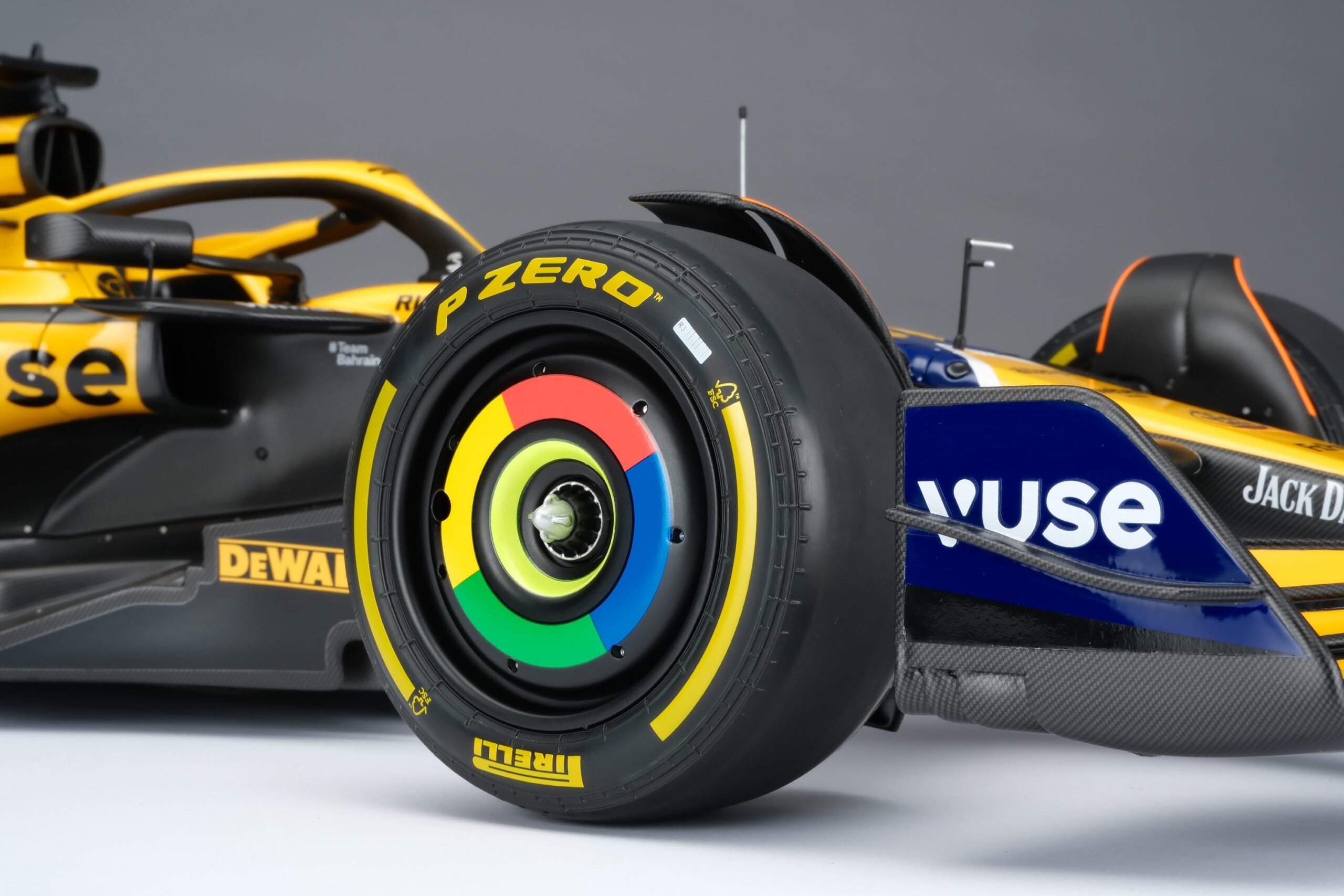 Amalgam McLaren MCL38 2024 Monaco Grand Prix Senna Tribute | 1:8 - Image 14