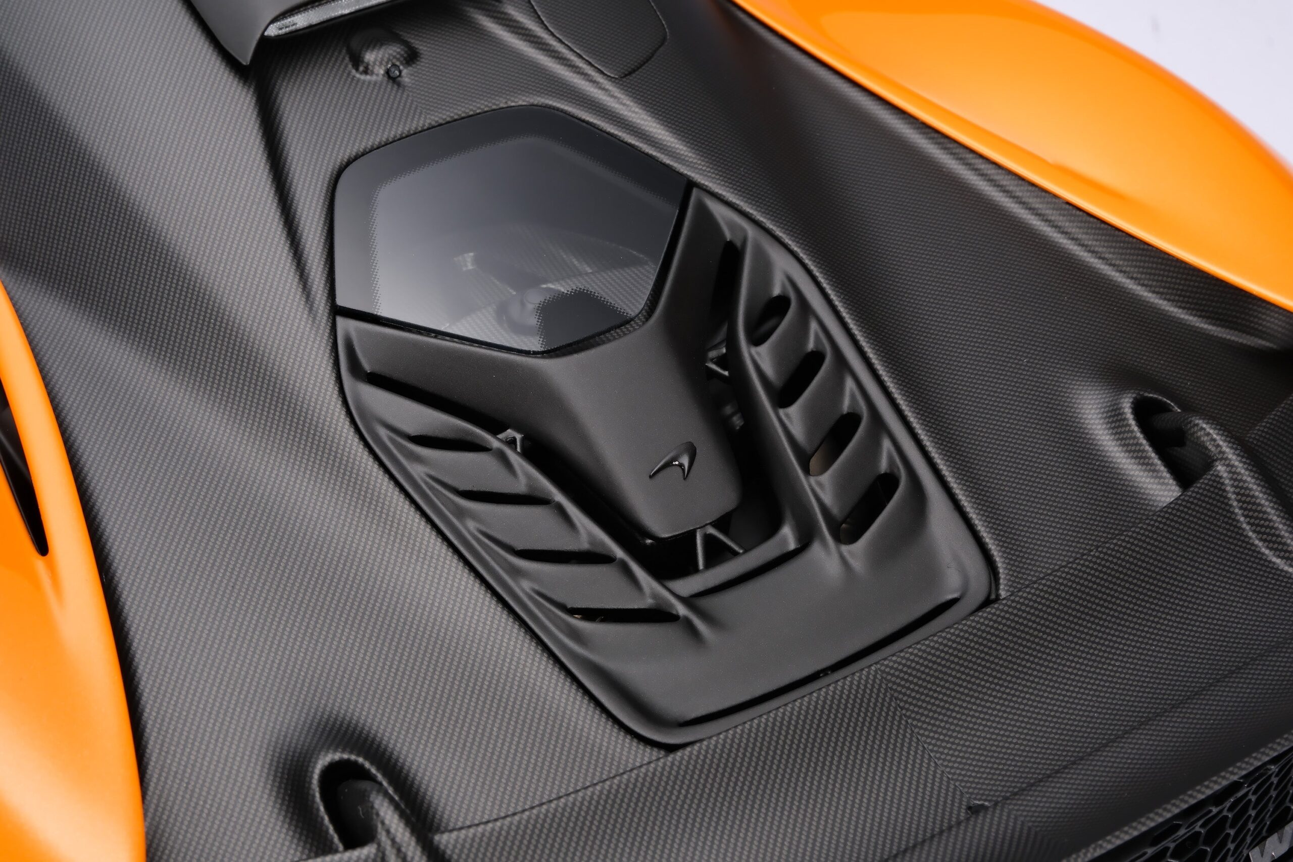 Amalgam McLaren W1 Launch Specification - Papaya-Orange | 1:8 - Image 17