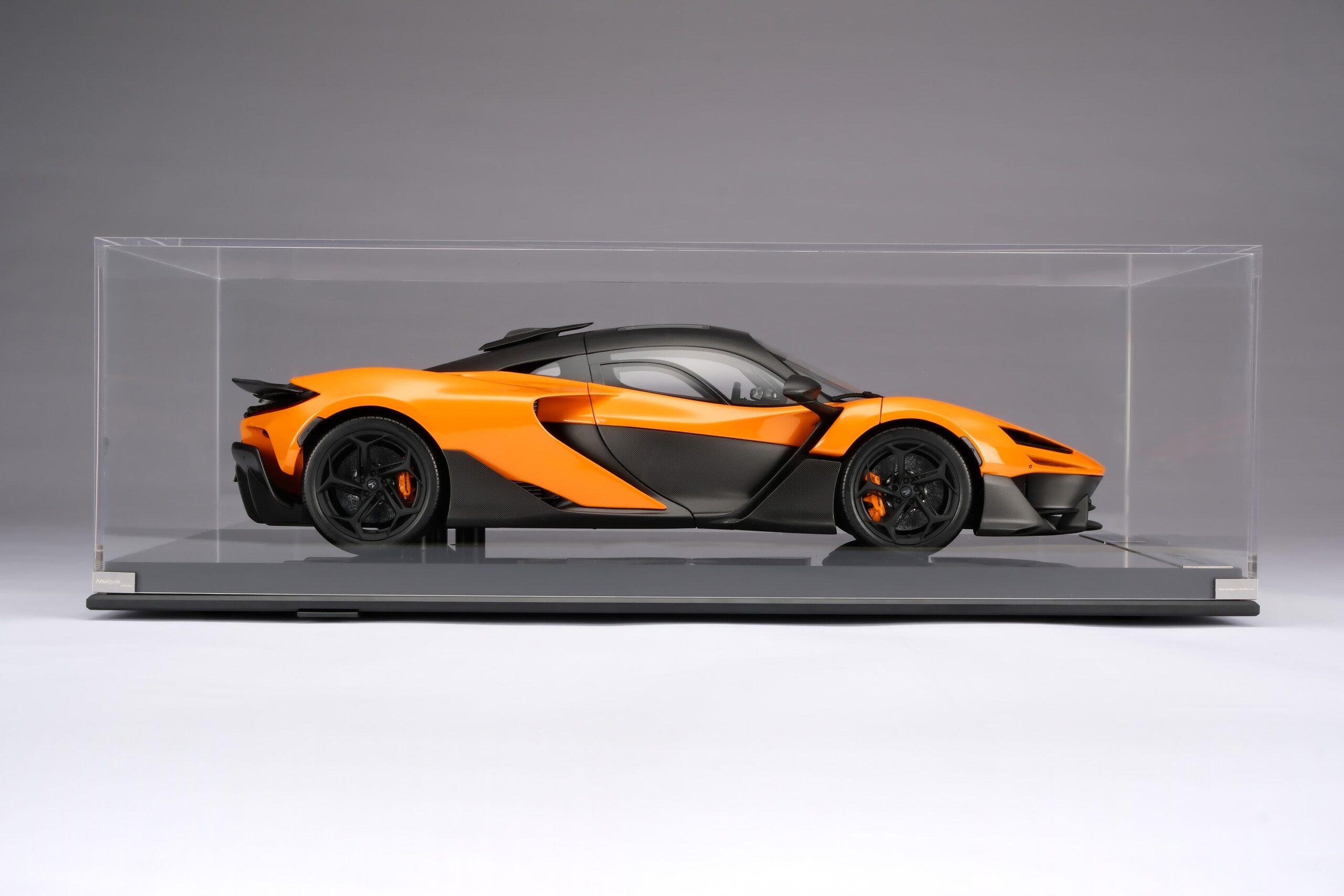 Amalgam McLaren W1 Launch Specification - Papaya-Orange | 1:8 - Image 24