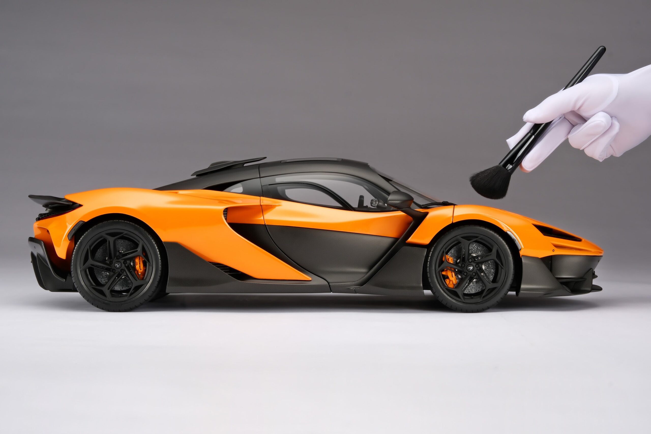 Amalgam McLaren W1 Launch Specification - Papaya-Orange | 1:8 - Image 4