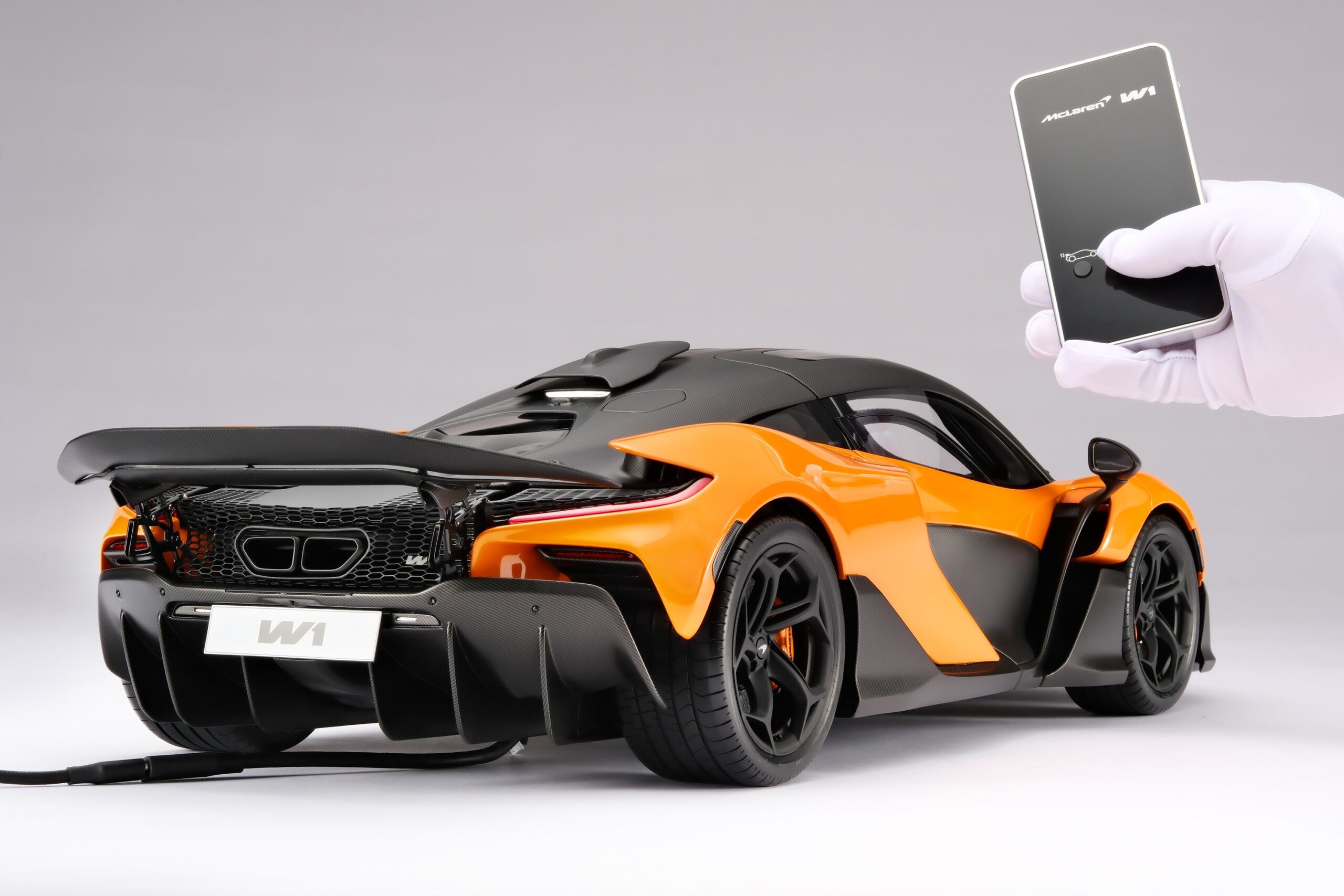 Amalgam McLaren W1 Launch Specification - Papaya-Orange | 1:8 - Image 19