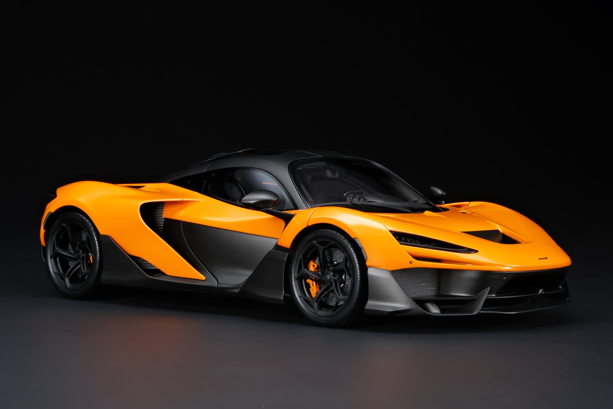 Spécification de lancement Amalgam McLaren W1 - Papaye Orange | 1:8