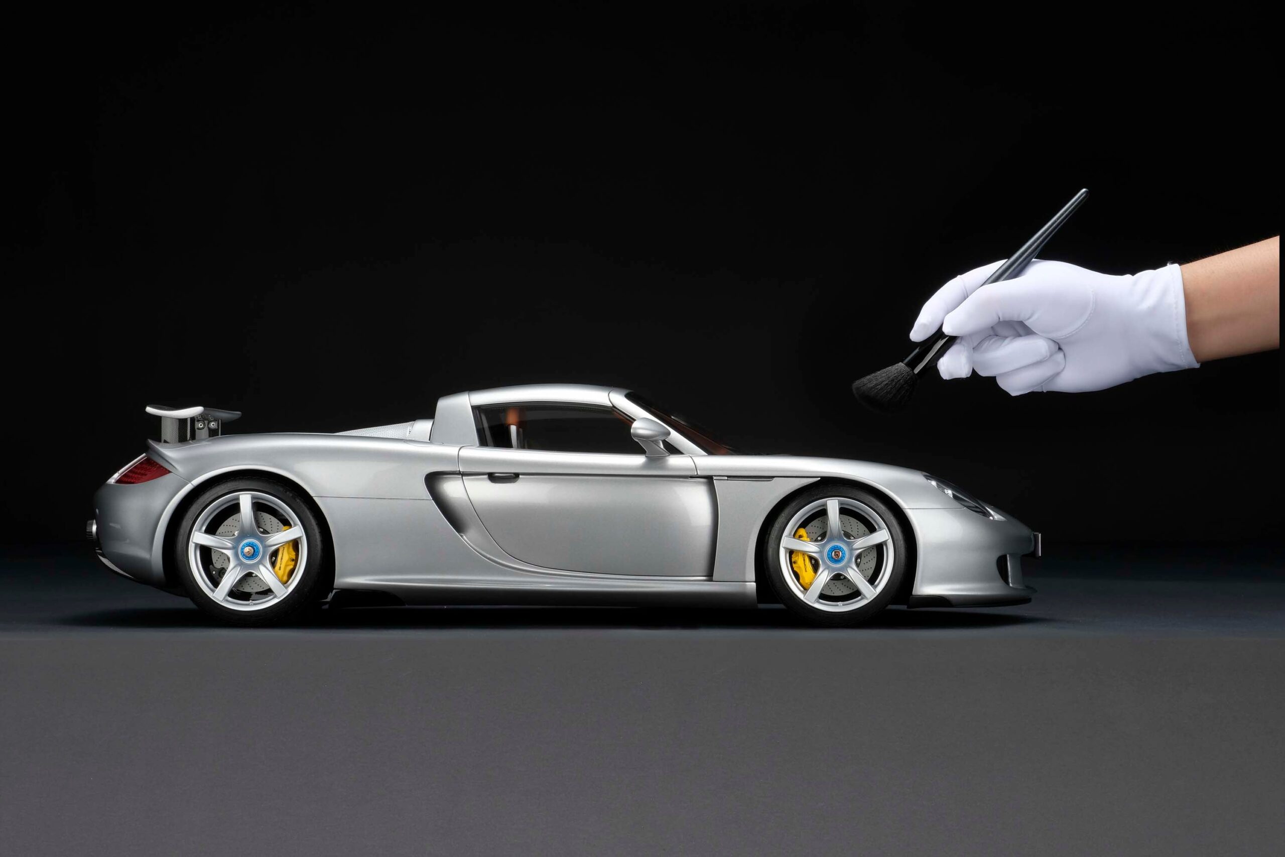 Amalgam Porsche Carrera GT (2003) - Silber | 1:8 - Image 3