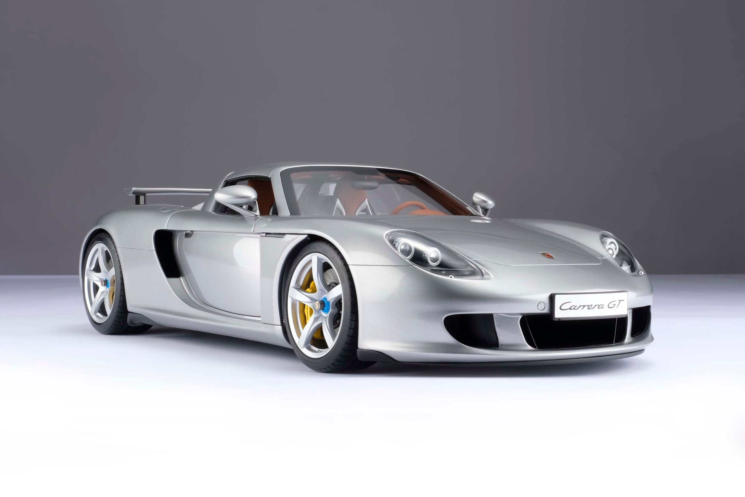 Amalgam Porsche Carrera GT (2003) - Silber | 1:8 - Image 14