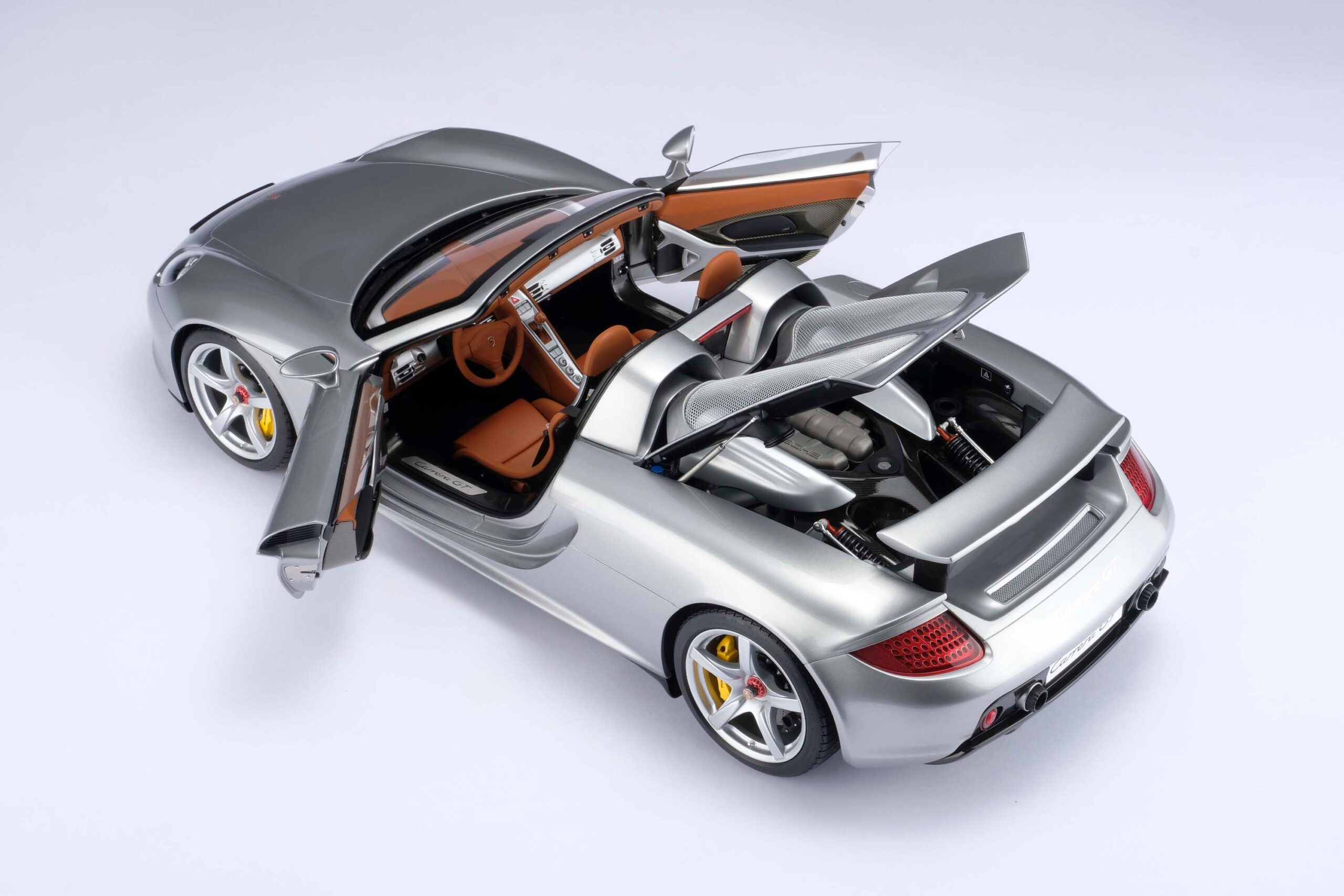 Amalgam Porsche Carrera GT (2003) - Silber | 1:8 - Image 11