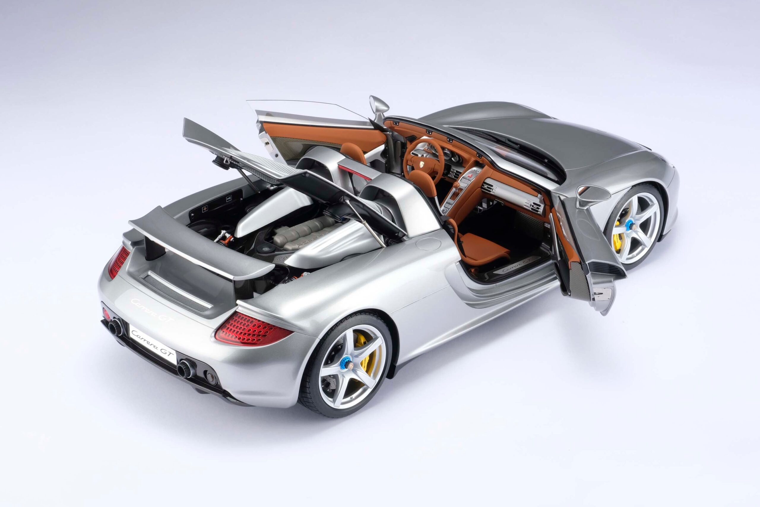 Amalgam Porsche Carrera GT (2003) - Silber | 1:8 - Image 27