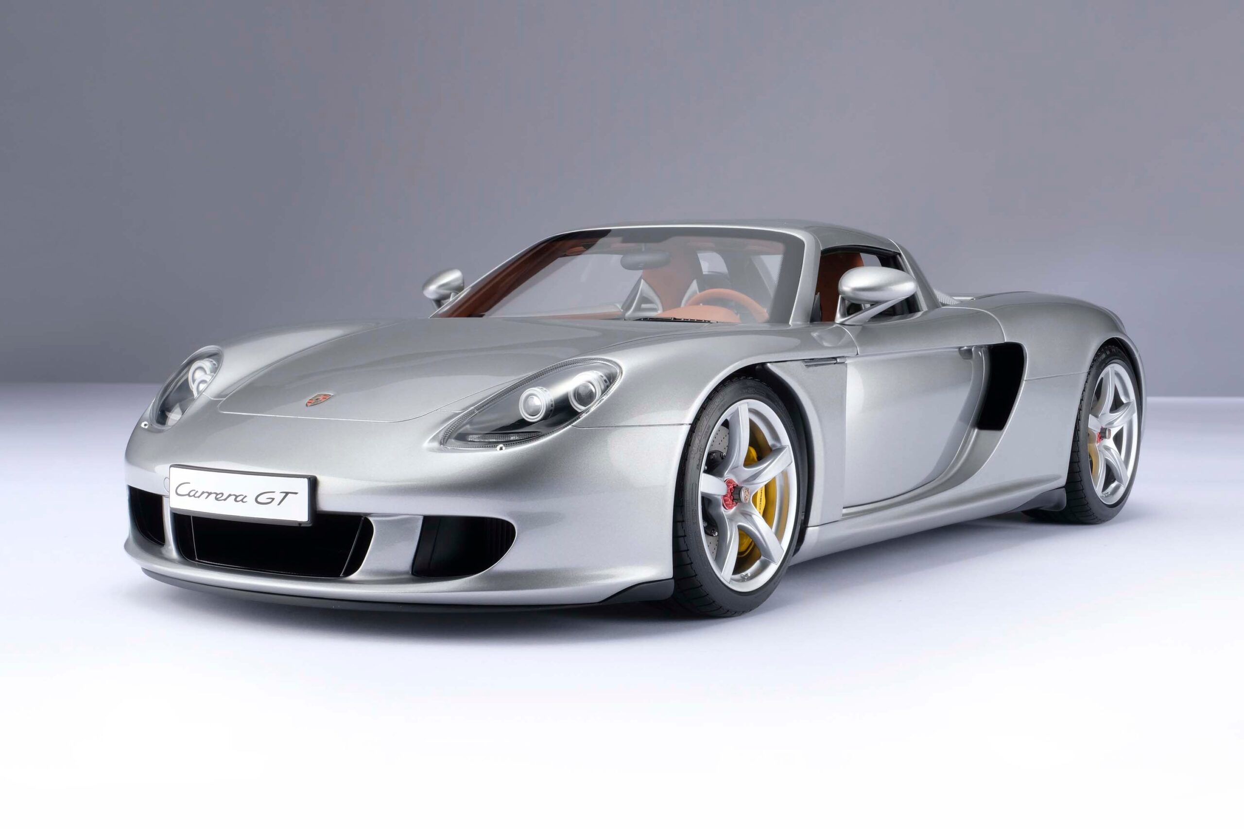 Amalgam Porsche Carrera GT (2003) - Silber | 1:8 - Image 10