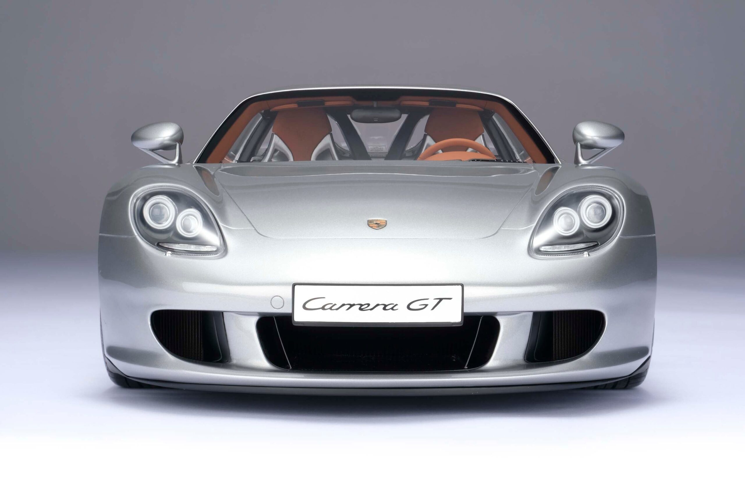 Amalgam Porsche Carrera GT (2003) - Silber | 1:8 - Image 9