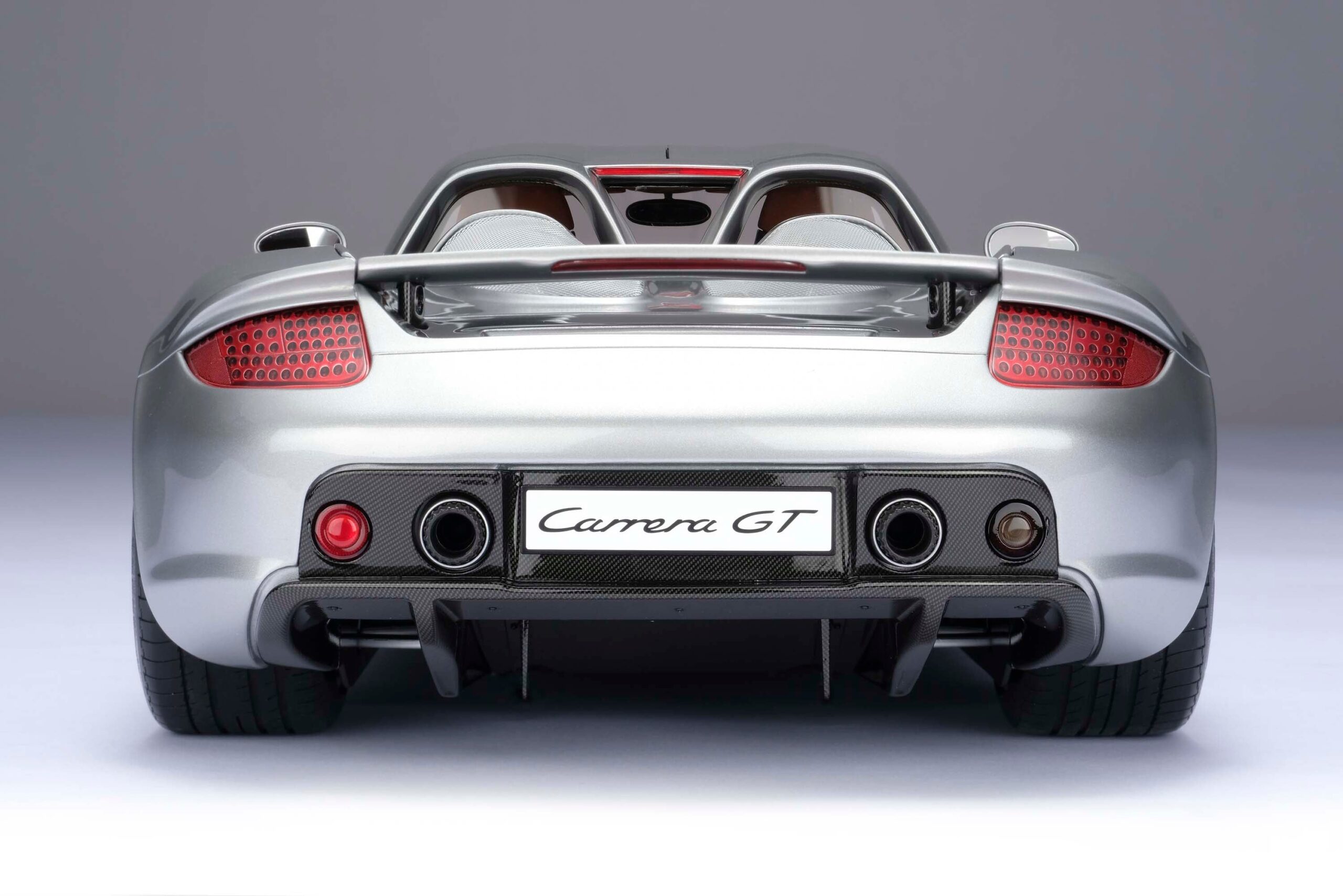 Amalgam Porsche Carrera GT (2003) - Silber | 1:8 - Image 8