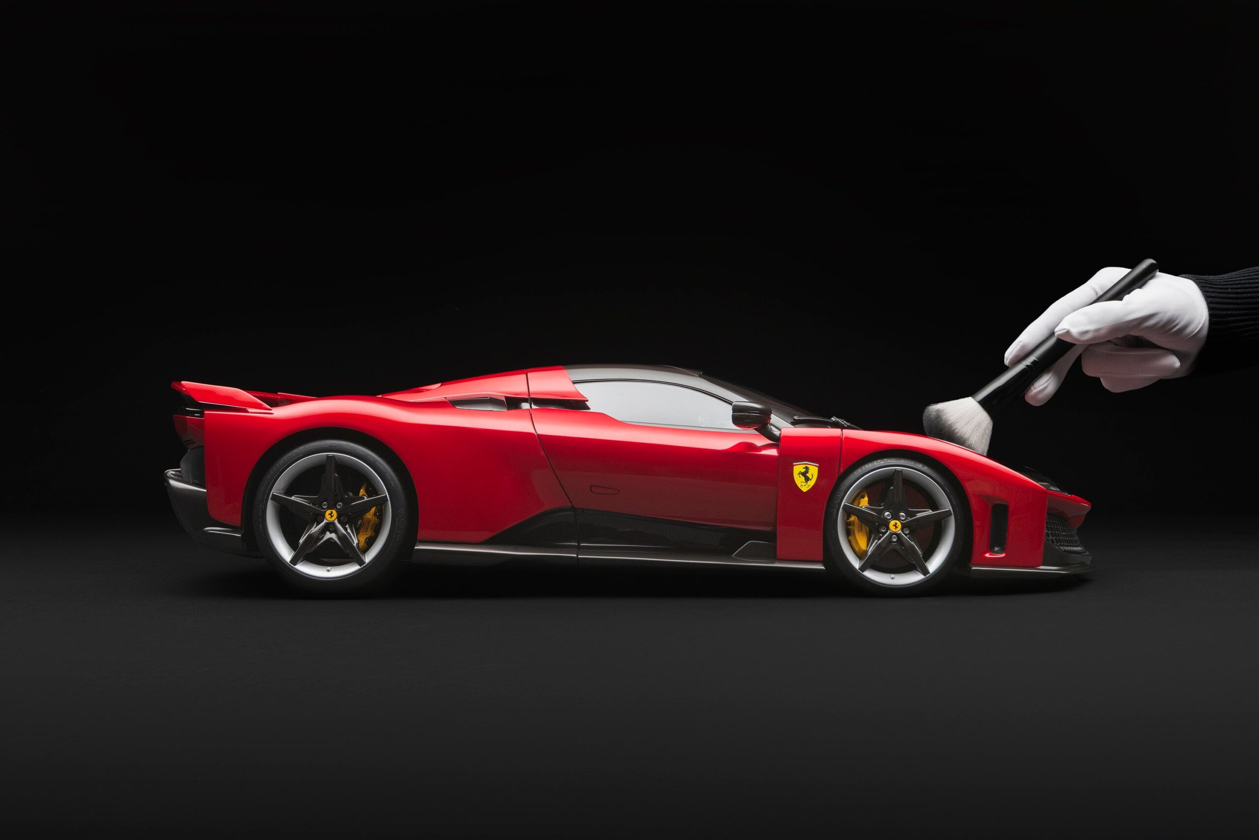 Amalgam Ferrari F80 (2024) - Rot | 1:8 - Image 3
