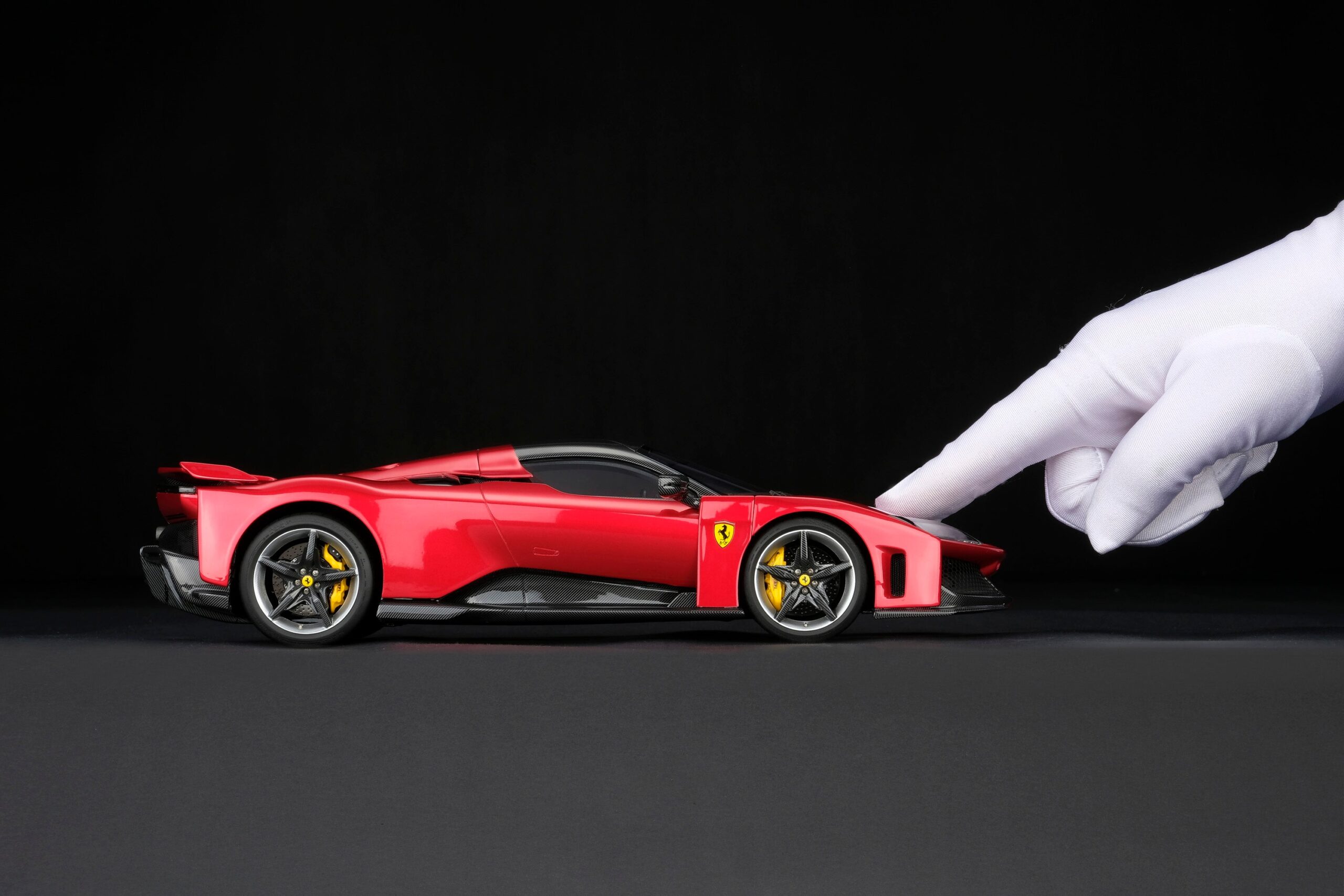 Amalgam Ferrari F80 - Rot | 1:18 - 画像3