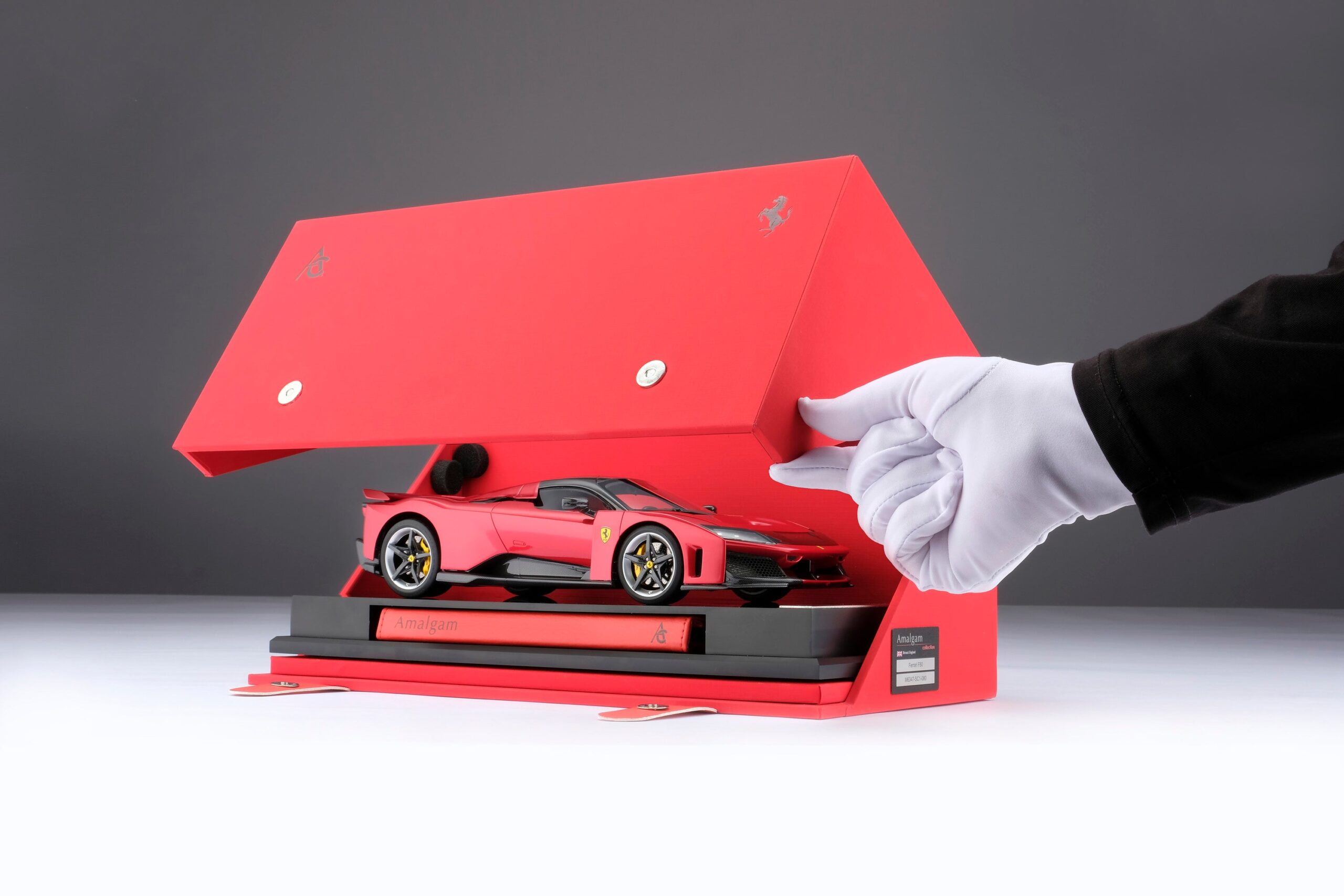 Amalgam Ferrari F80 - Rot | 1:18 - 画像15
