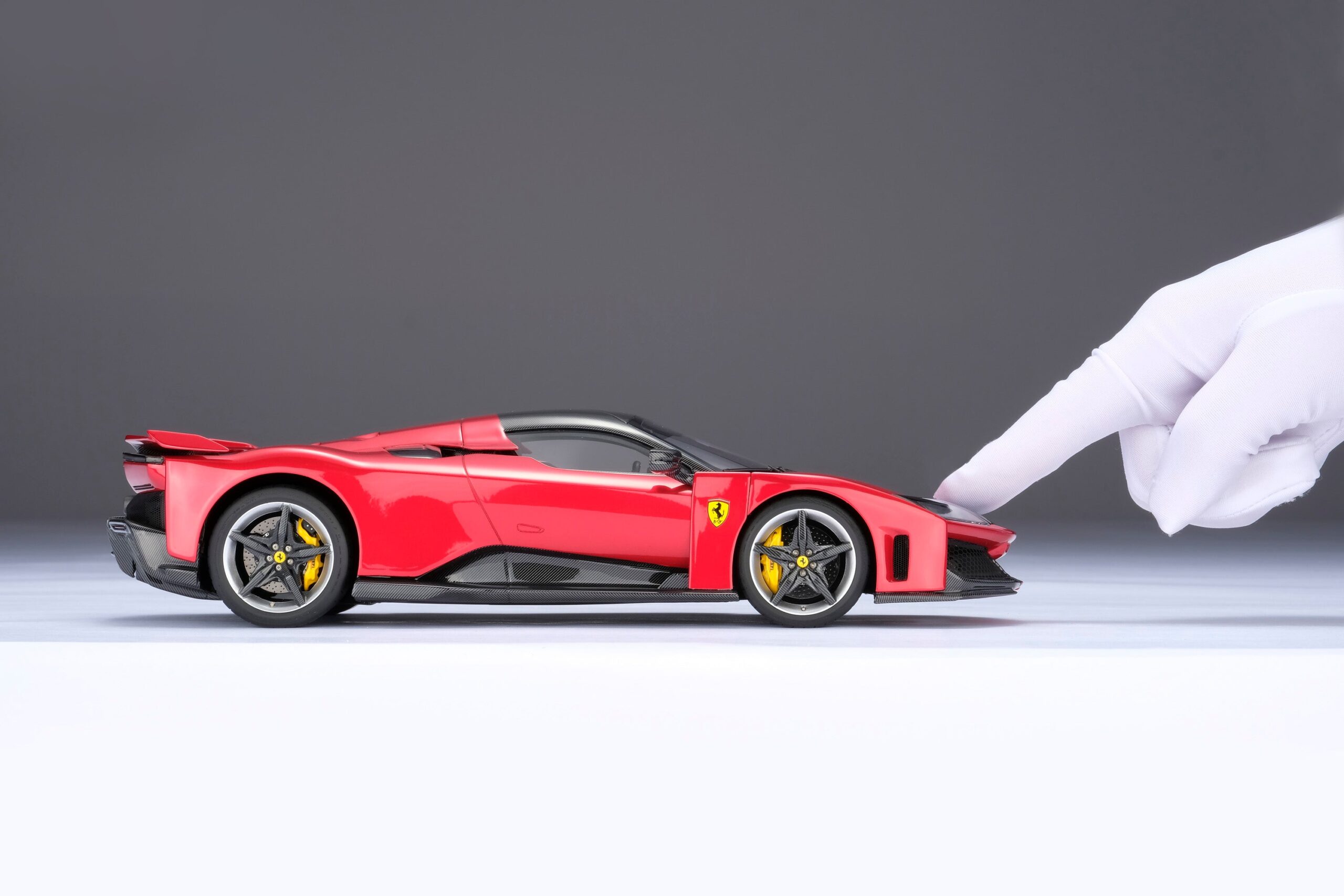 Amalgam Ferrari F80 - Rot | 1:18 - 画像4