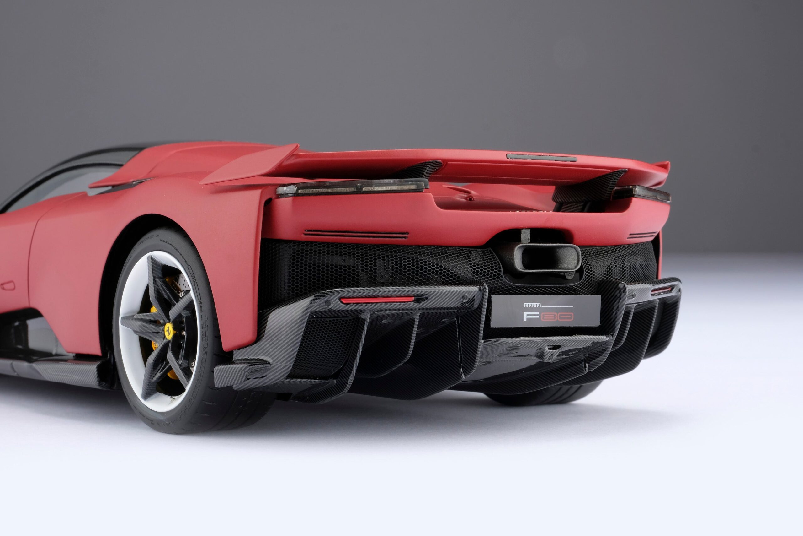 Amalgam Ferrari F80 - Racing Rot | 1:18 - 画像13