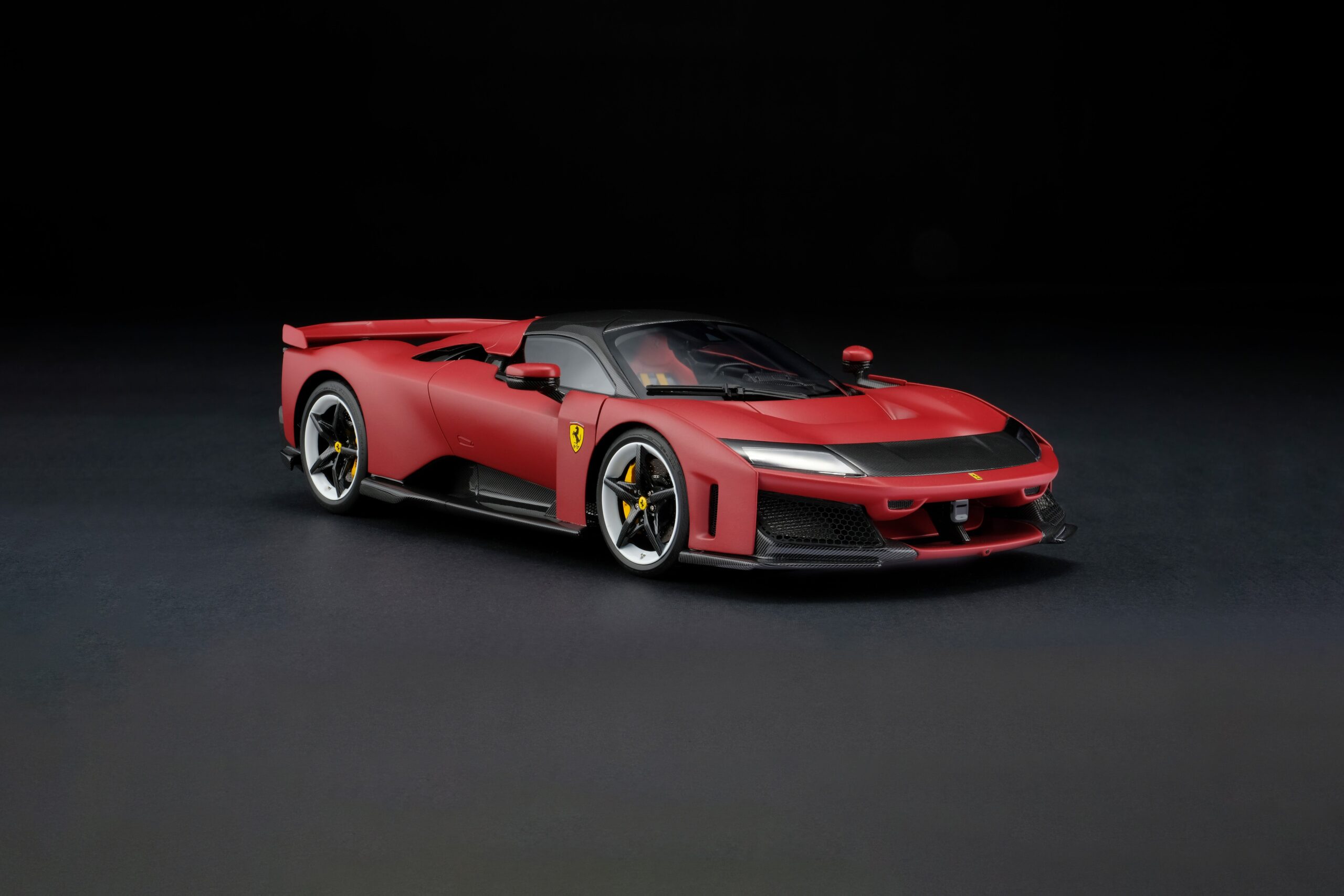Amalgam Ferrari F80 - Racing Rot | 1:18 - 画像2