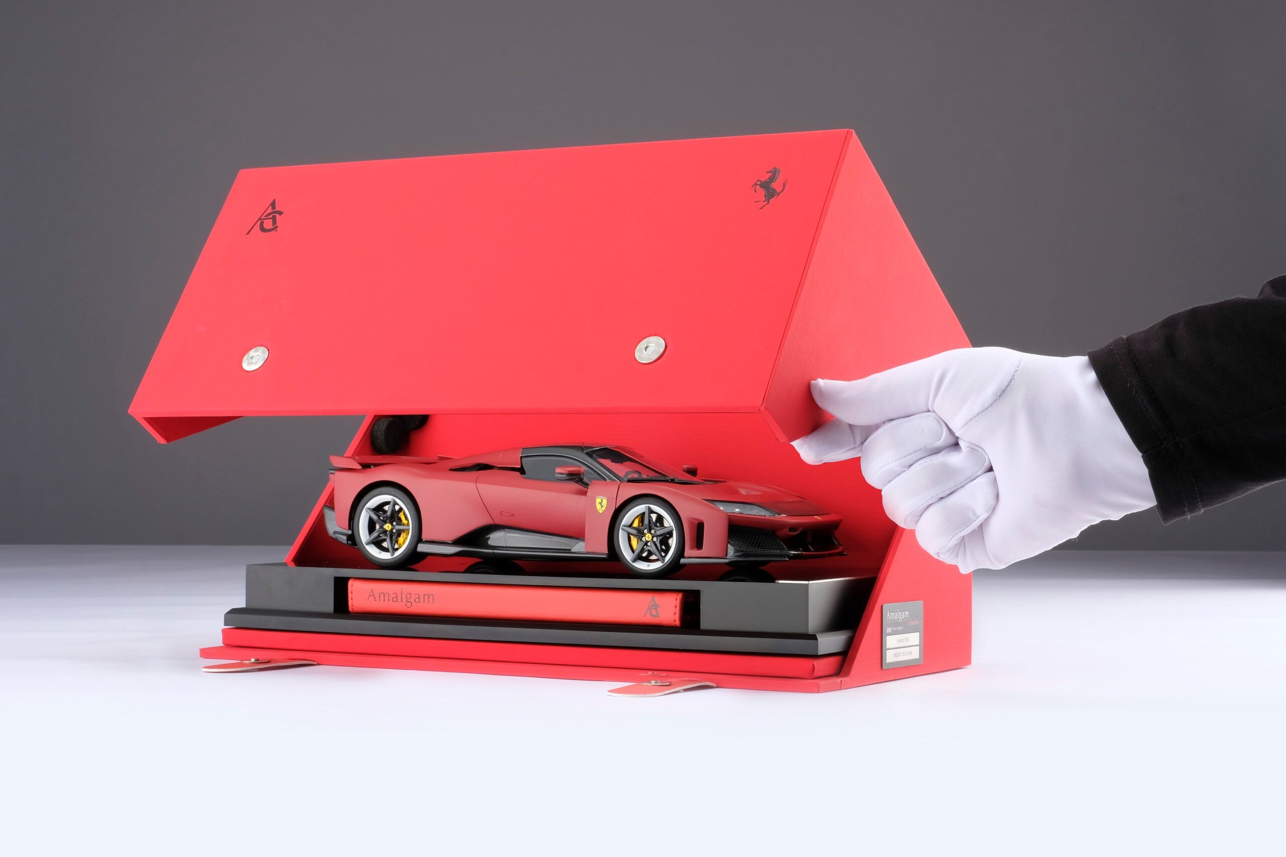 Amalgam Ferrari F80 - Racing Rot | 1:18 - 画像17