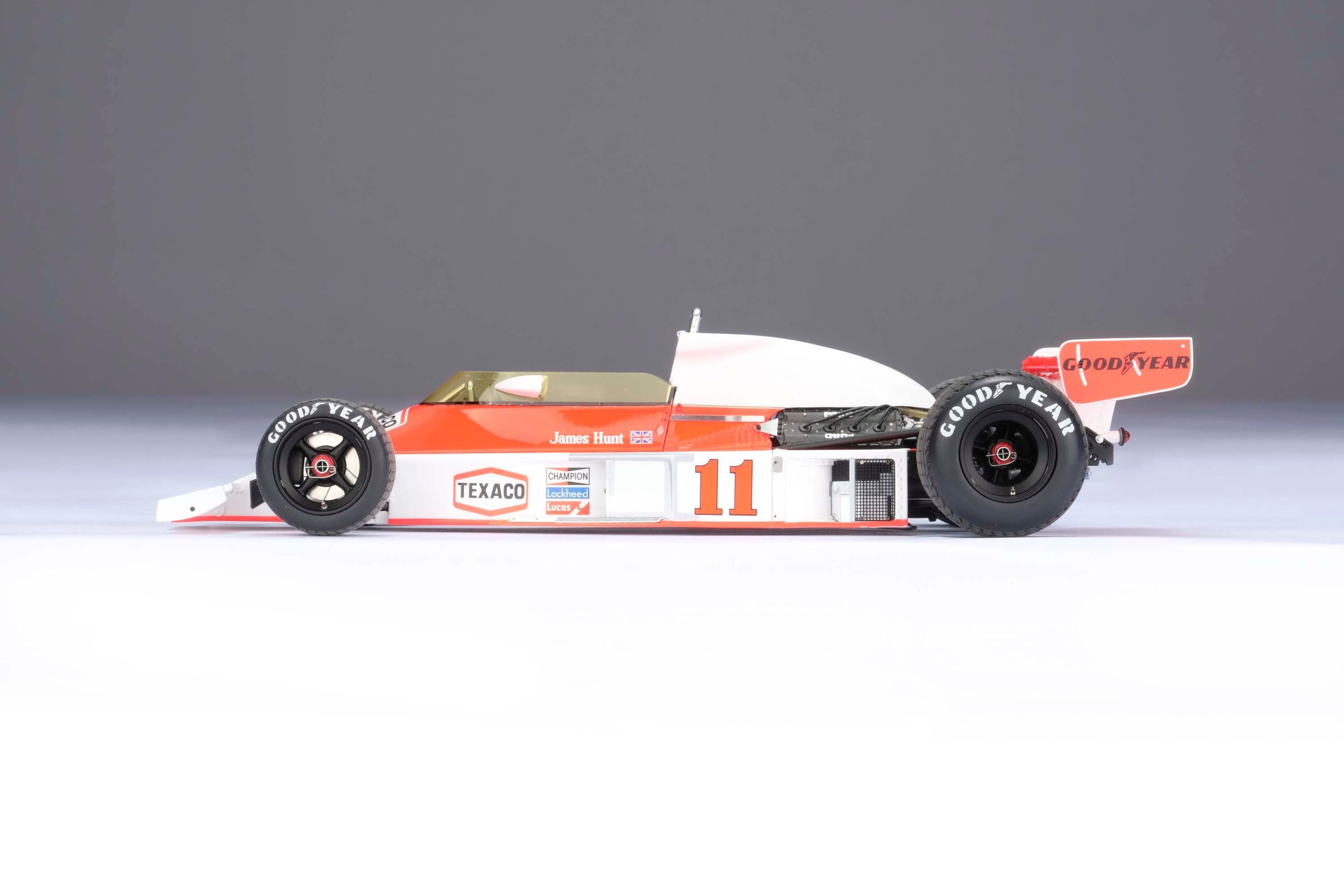 Amalgam McLaren M23D 1976 Japanese Grand Prix James Hunt - Rot / Weiß | 1:18 – Bild 18
