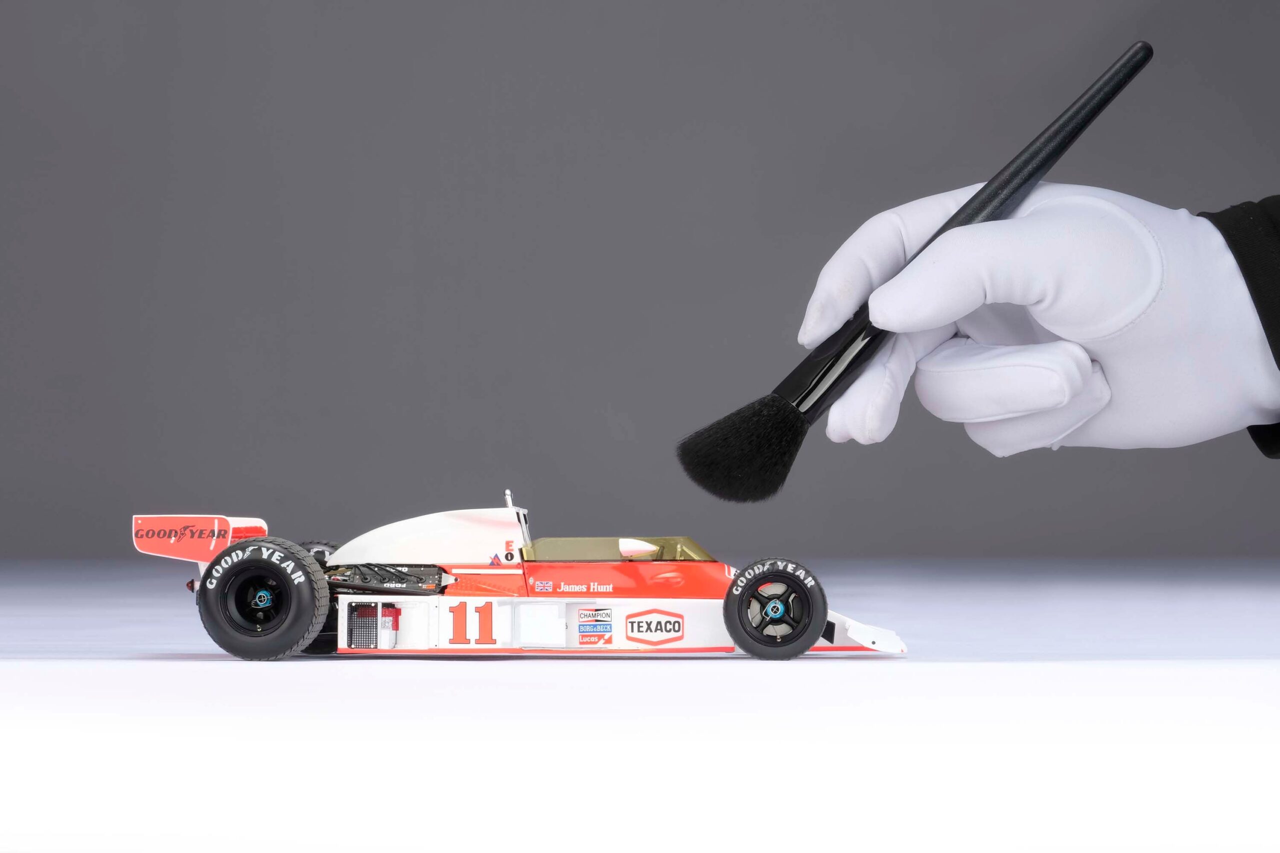 Amalgam McLaren M23D 1976 Japanese Grand Prix James Hunt - Rot / Weiß | 1:18 – Bild 19