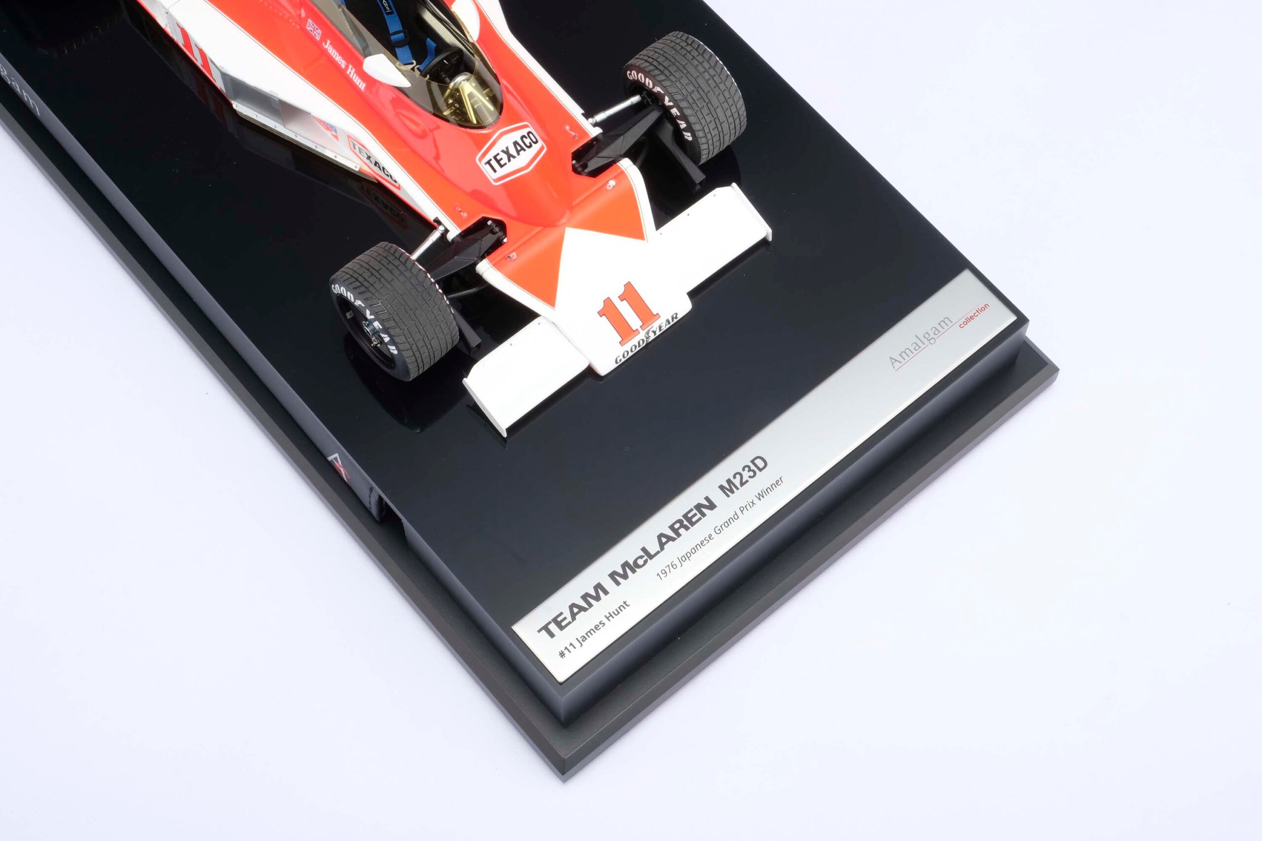 Amalgam McLaren M23D 1976 Japanese Grand Prix James Hunt - Rot / Weiß | 1:18 – Bild 23