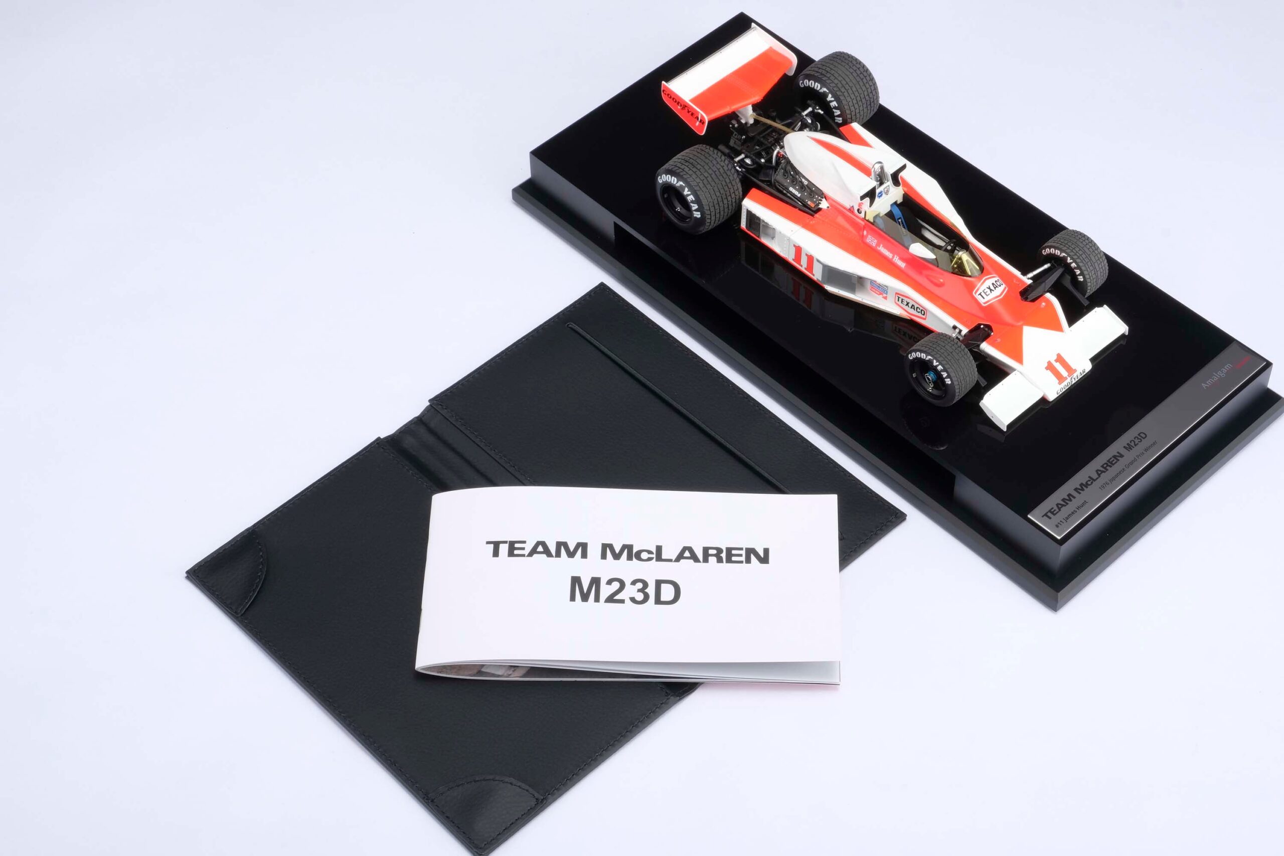 Amalgam McLaren M23D 1976 Japanese Grand Prix James Hunt - Rot / Weiß | 1:18 – Bild 24