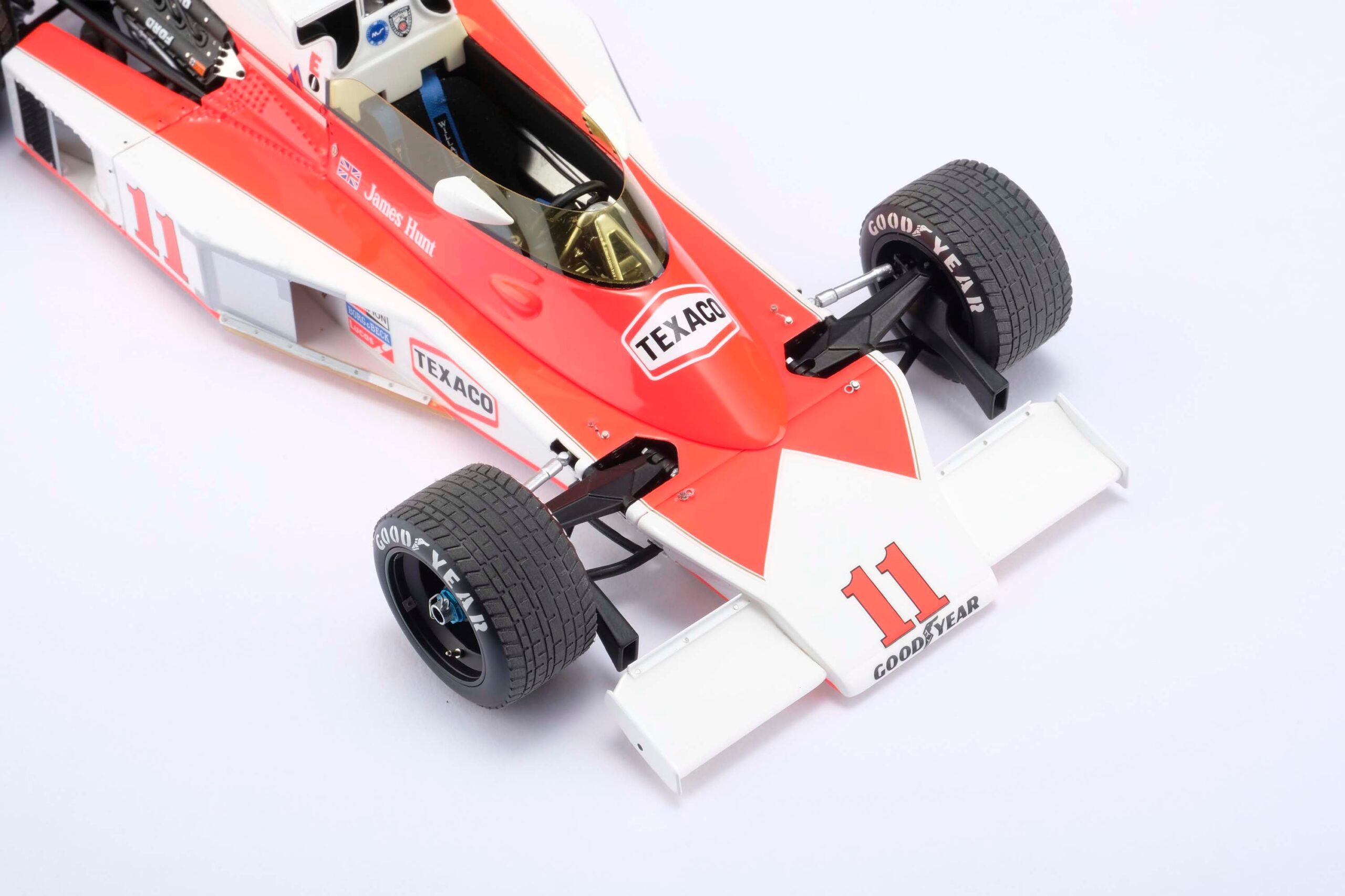 Amalgam McLaren M23D 1976 Japanese Grand Prix James Hunt - Rot / Weiß | 1:18 – Bild 7