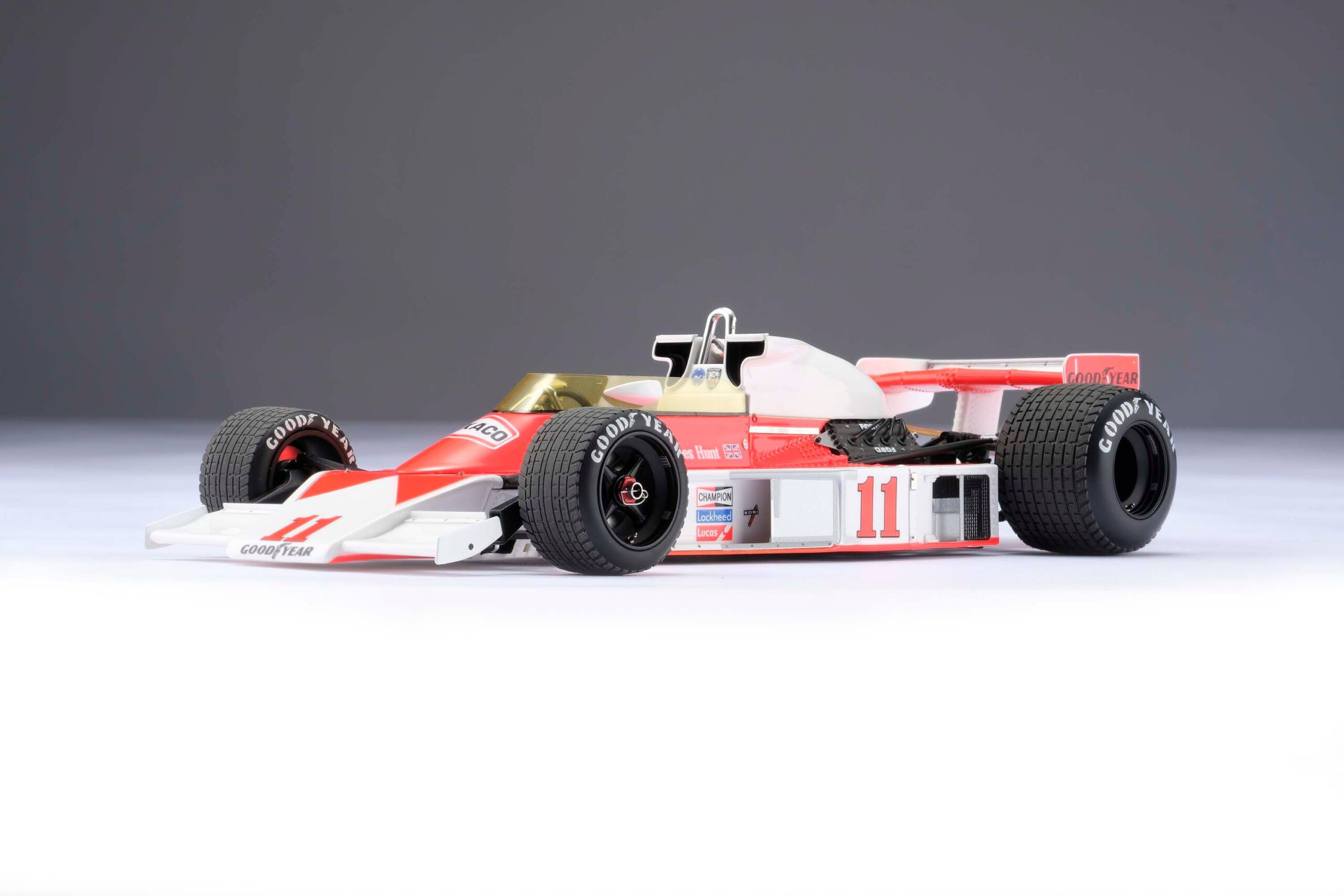 Amalgam McLaren M23D 1976 Japanese Grand Prix James Hunt - Rot / Weiß | 1:18 – Bild 11