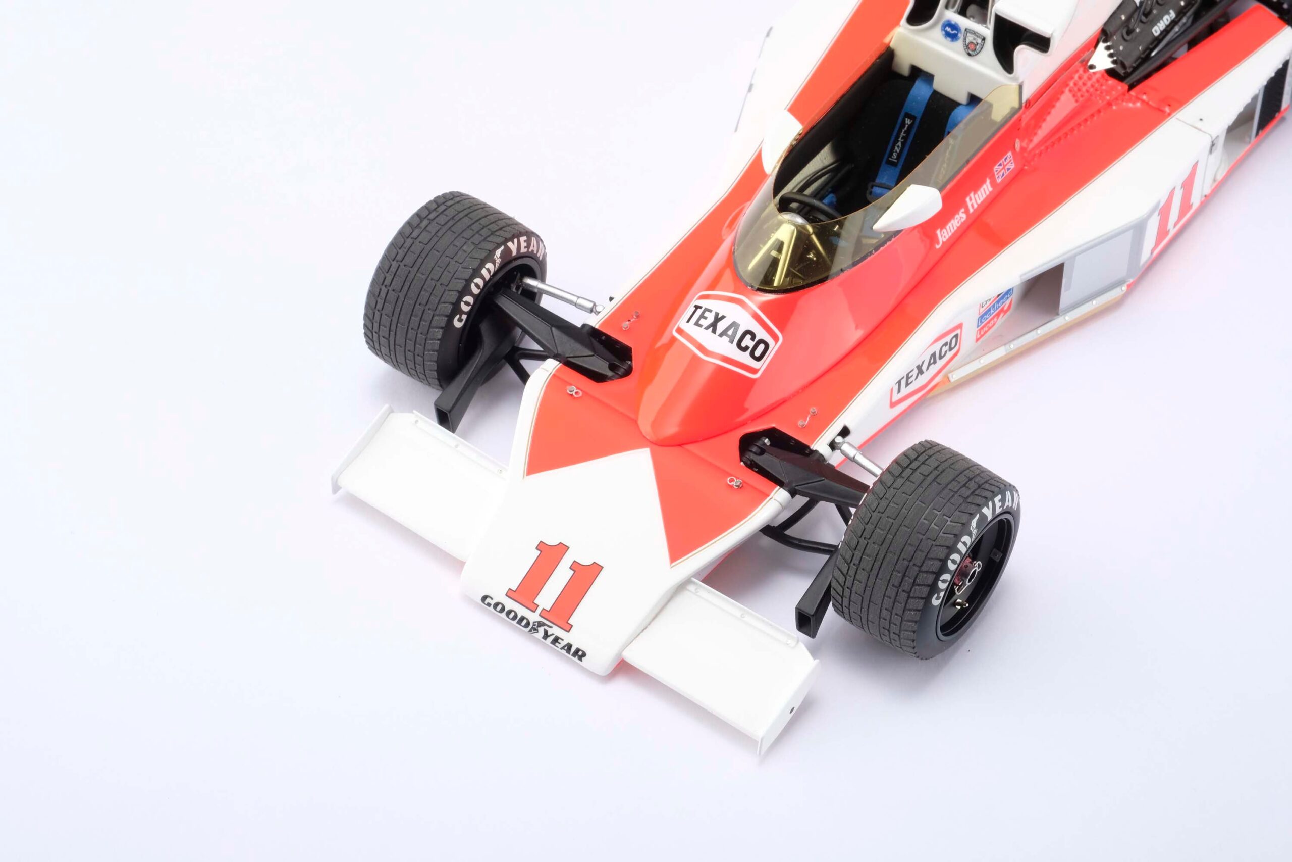 Amalgam McLaren M23D 1976 Japanese Grand Prix James Hunt - Rot / Weiß | 1:18 – Bild 12