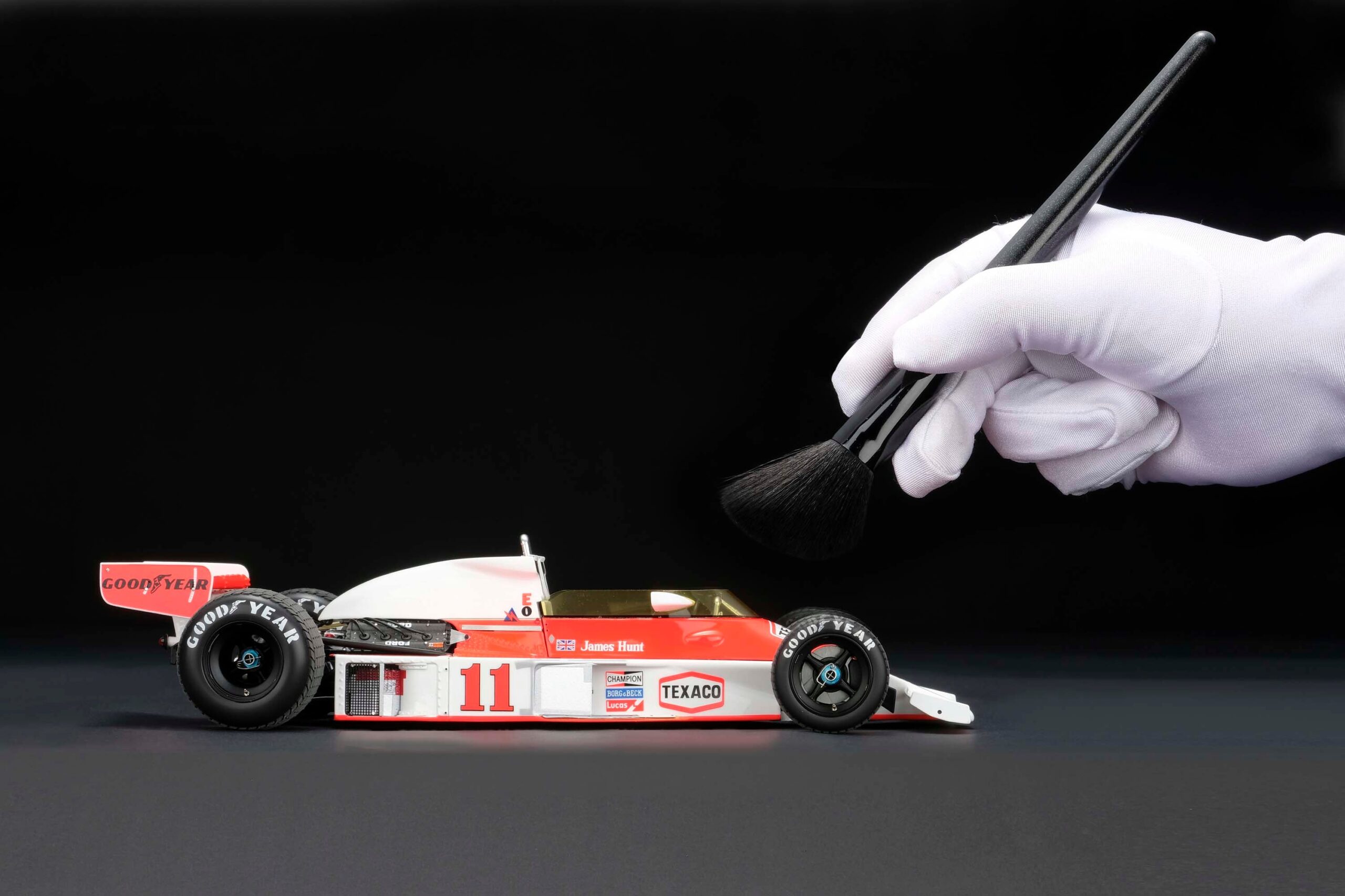 Amalgam McLaren M23D 1976 Japanese Grand Prix James Hunt - Rot / Weiß | 1:18 – Bild 3