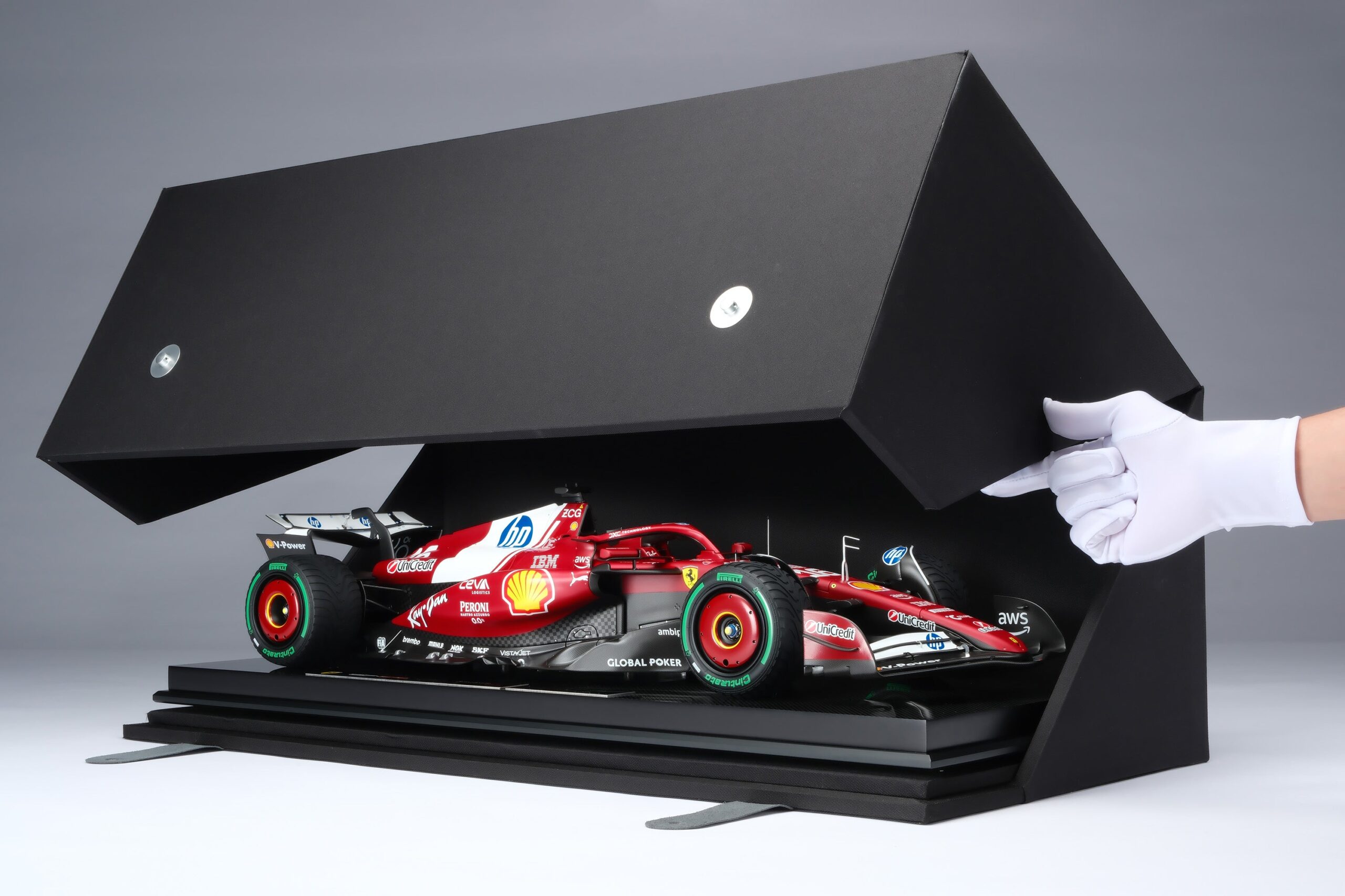 Amalgam Ferrari SF-25 2025 Australian Grand Prix - Rot | 1:8 - Image 17