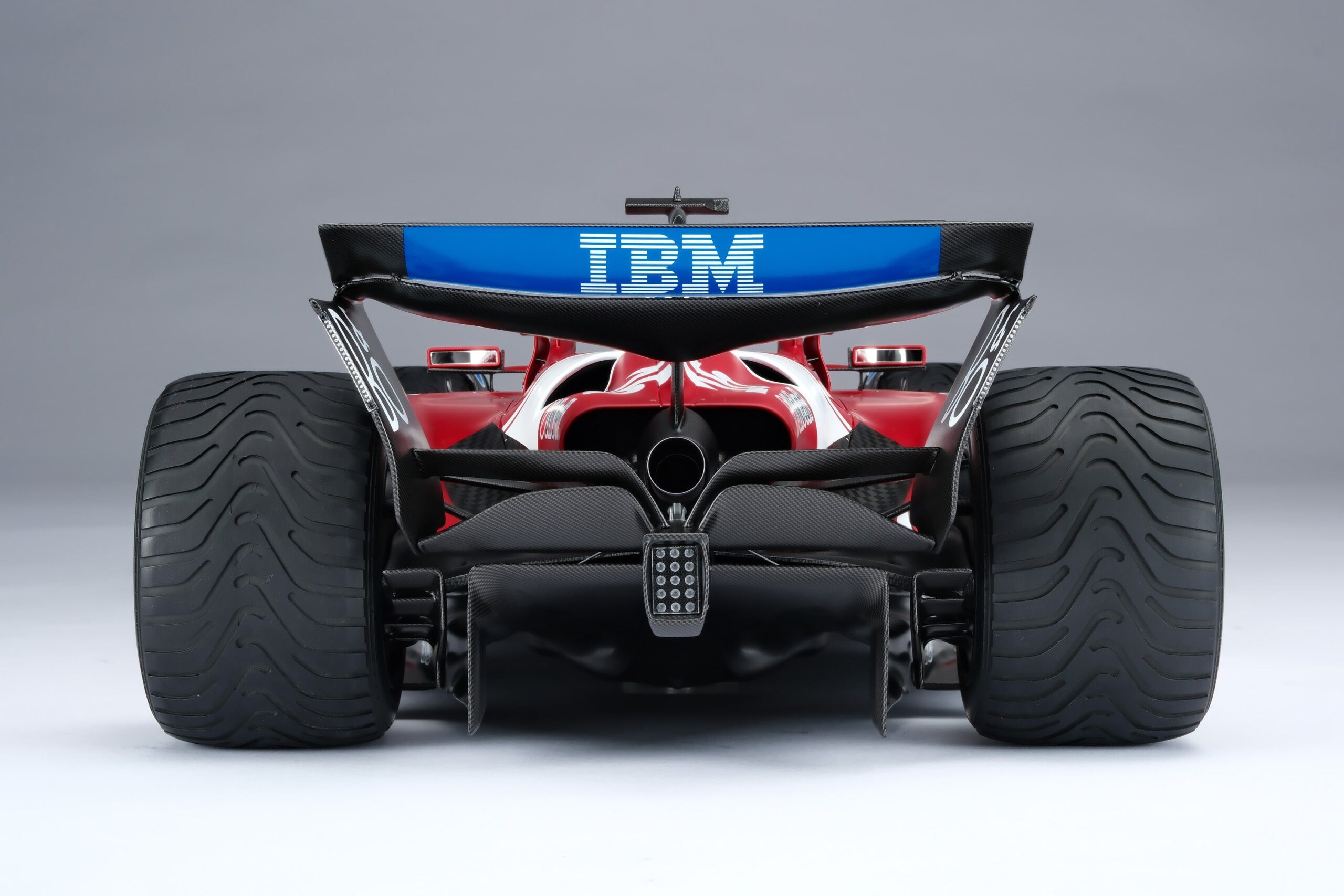 Amalgam Ferrari SF-25 2025 Australian Grand Prix - Rot | 1:8 - Image 15