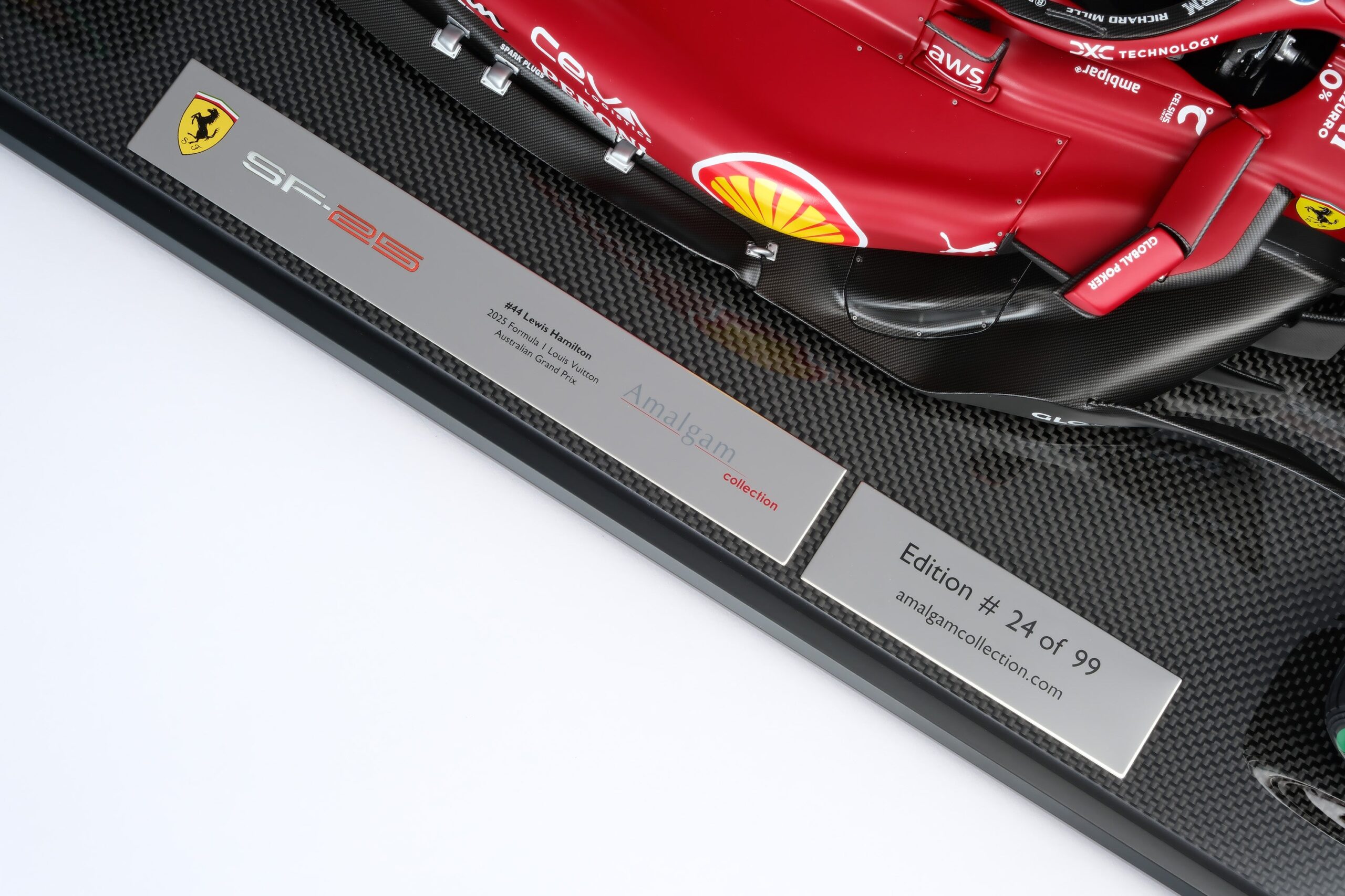 Amalgam Ferrari SF-25 2025 Australian Grand Prix - Rot | 1:8 - Image 38
