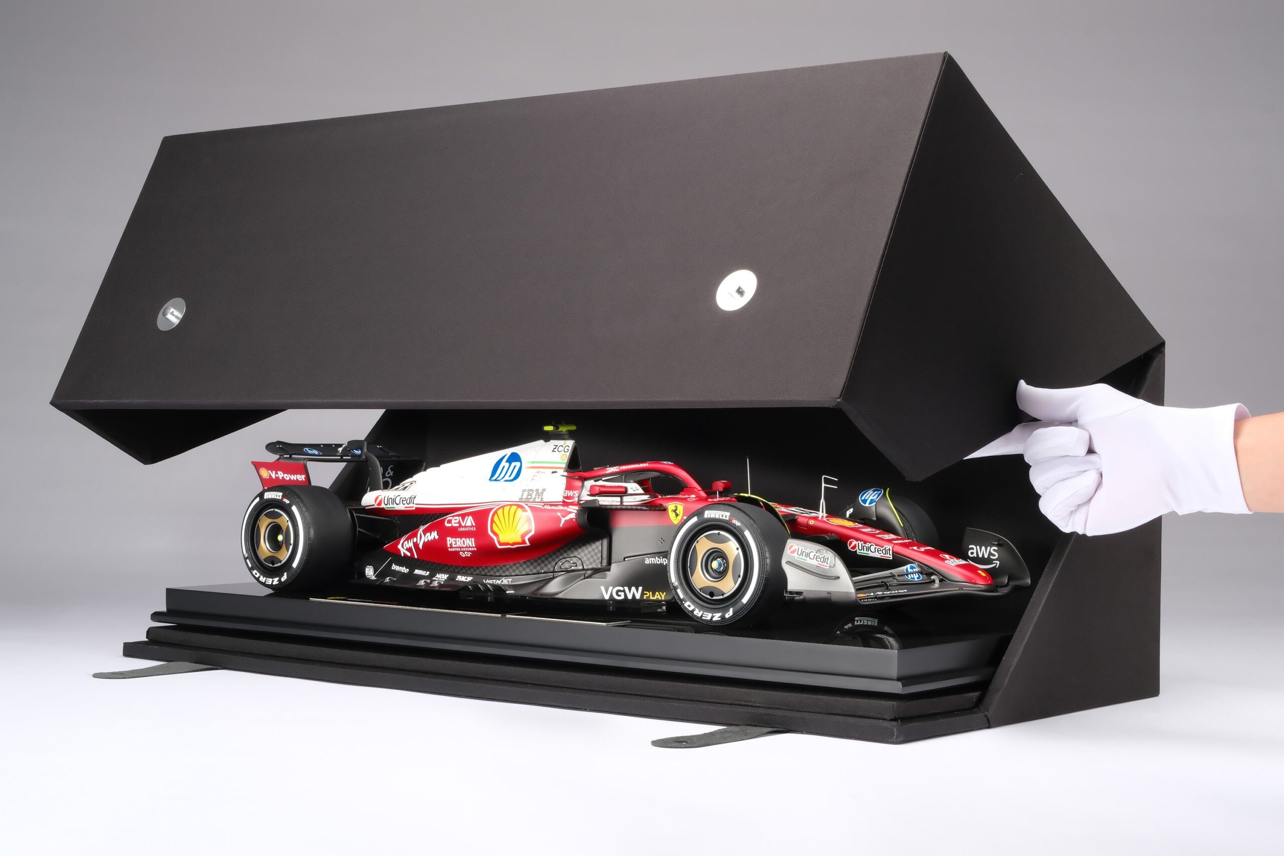 Amalgam Ferrari SF-25 2025 Italian Grand Prix - Lewis Hamilton - Rot | 1:8 - Image 22