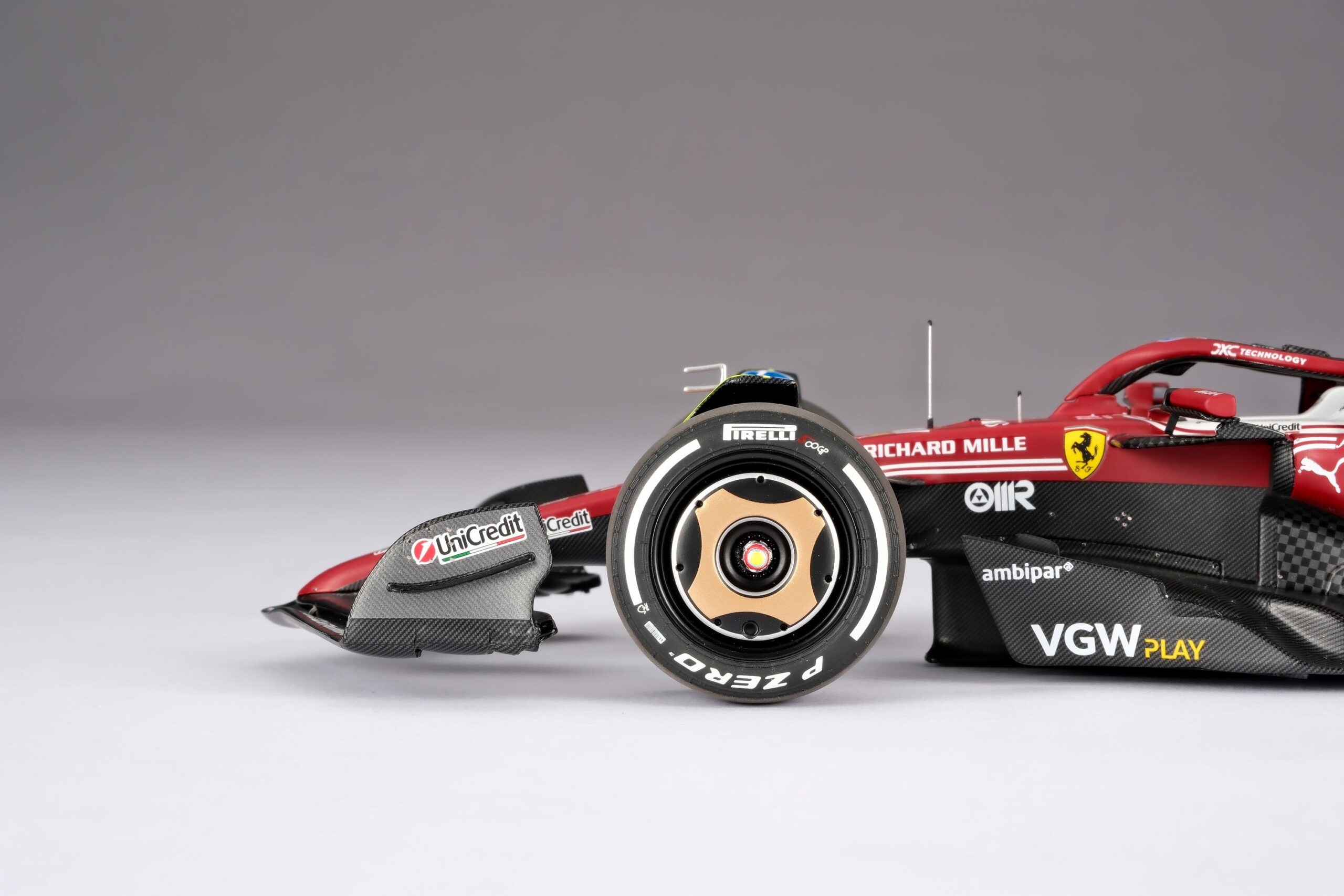 Amalgam Ferrari SF-25 2025 Italian Grand Prix - Lewis Hamilton - Rot | 1:18 – Bild 15