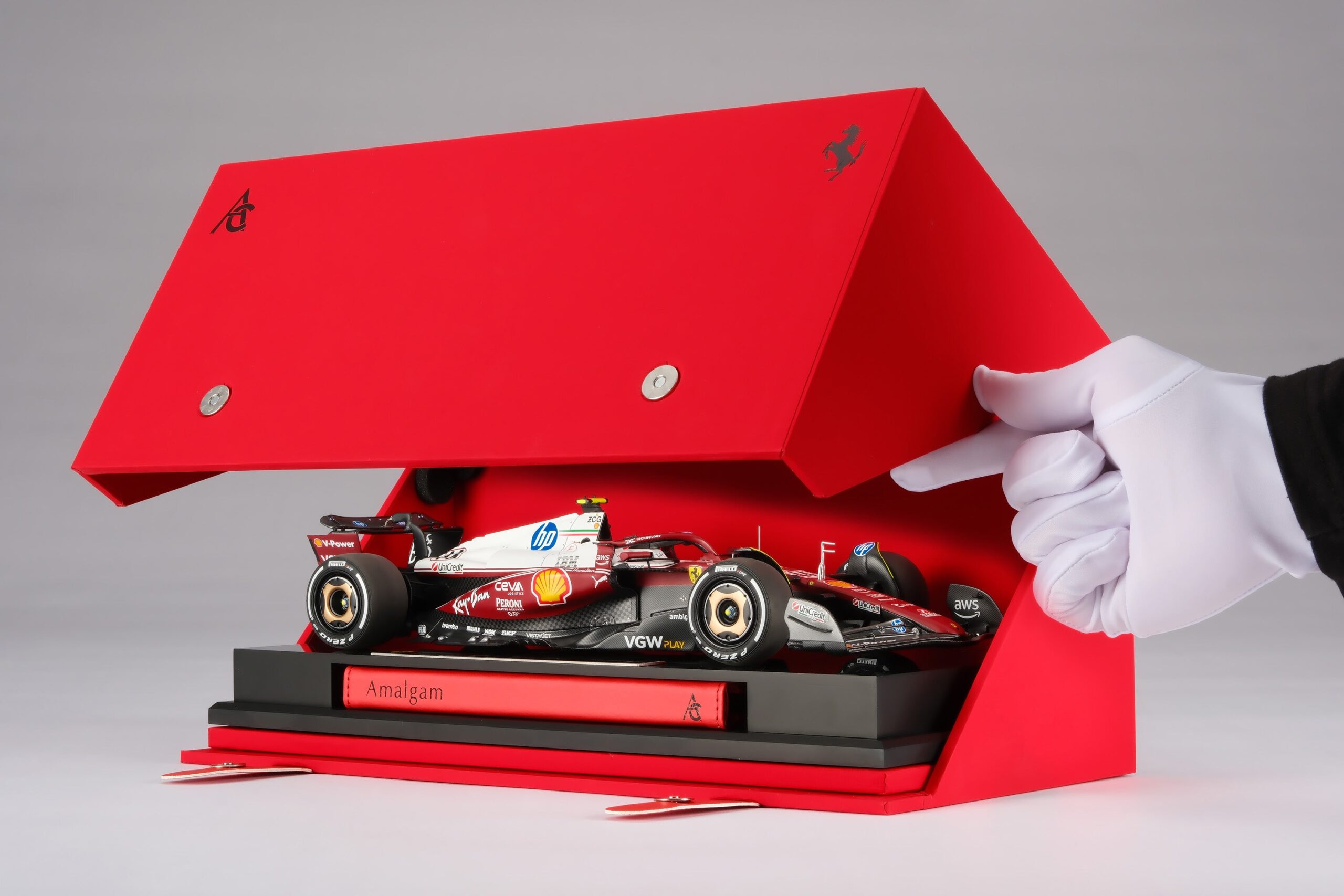 Amalgam Ferrari SF-25 2025 Italian Grand Prix - Lewis Hamilton - Rot | 1:18 – Bild 17