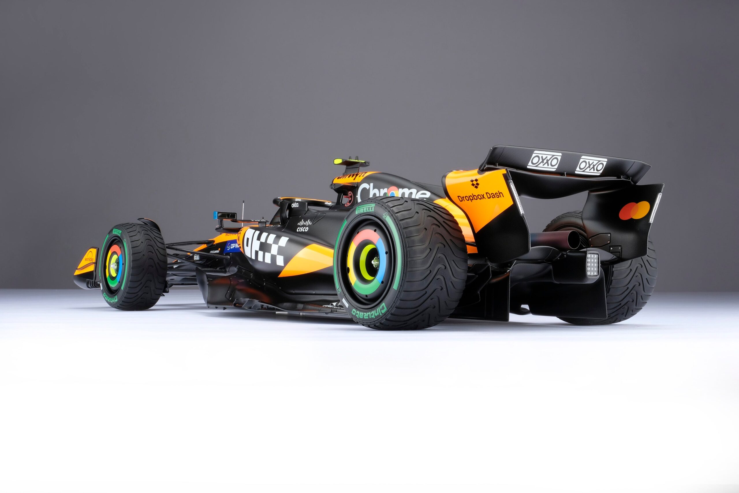 Amalgam McLaren MCL39 2025 Australian Grand Prix - Papaya-Orange | 1:8 - Image 34