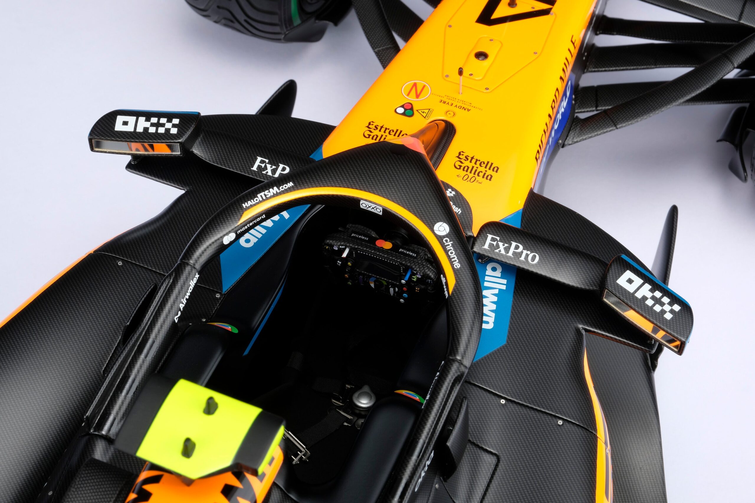 Amalgam McLaren MCL39 2025 Australian Grand Prix - Papaya-Orange | 1:8 - Image 30
