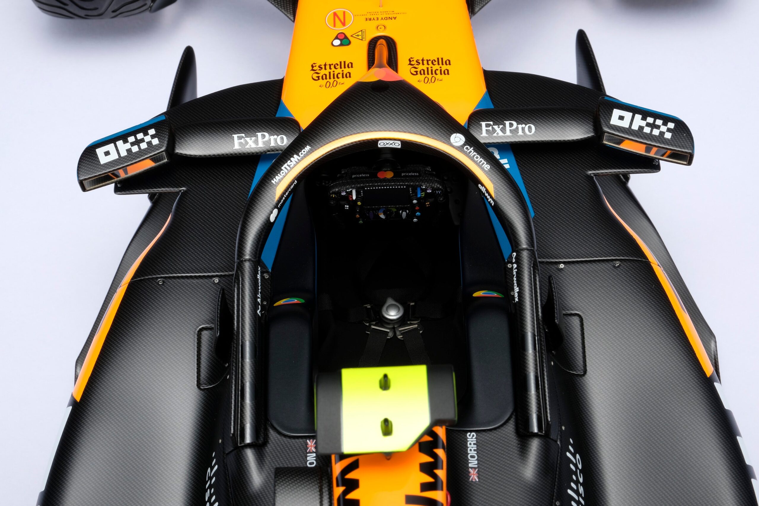 Amalgam McLaren MCL39 2025 Australian Grand Prix - Papaya-Orange | 1:8 - Image 31