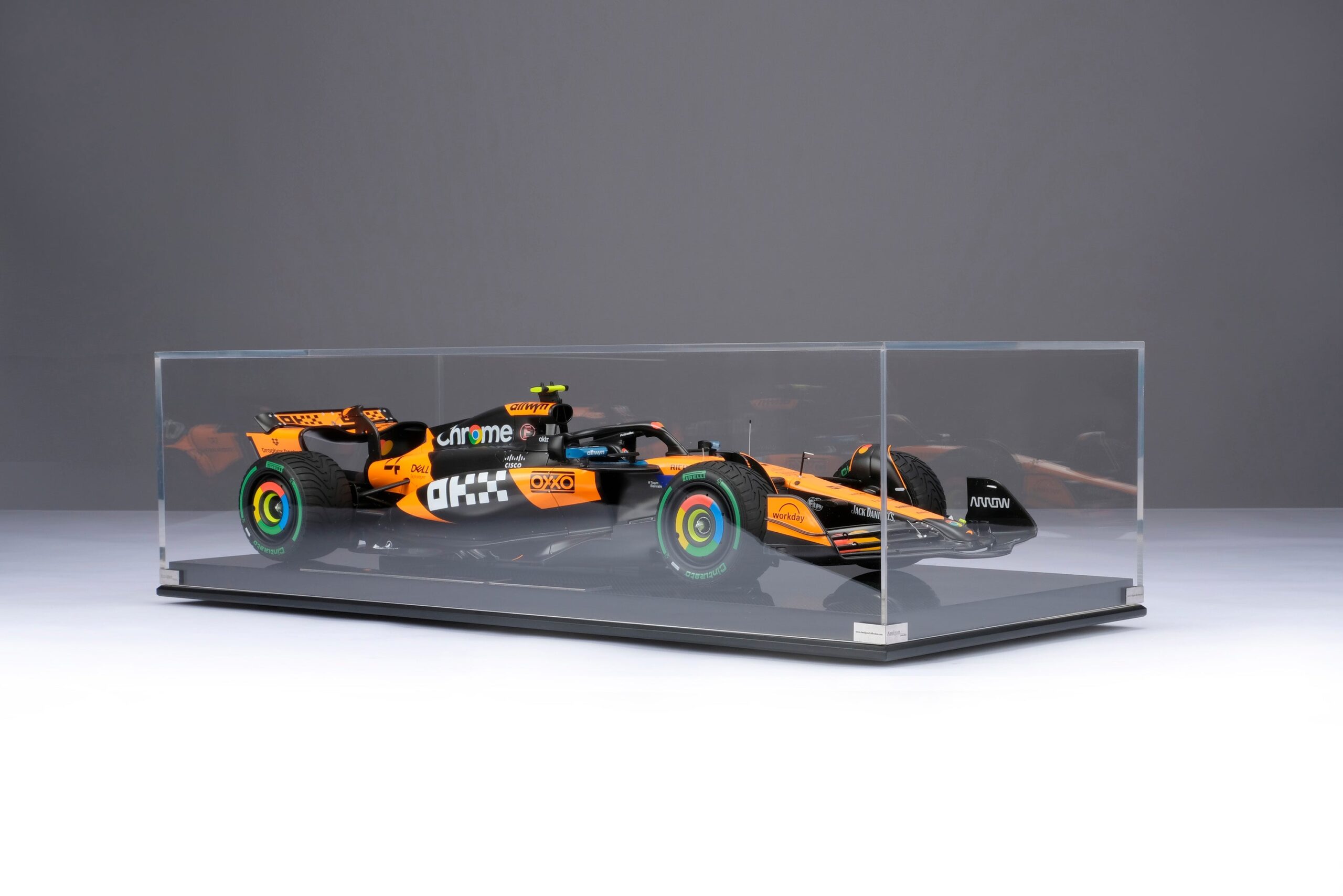 Amalgam McLaren MCL39 2025 Australian Grand Prix - Papaya-Orange | 1:8 - Image 37