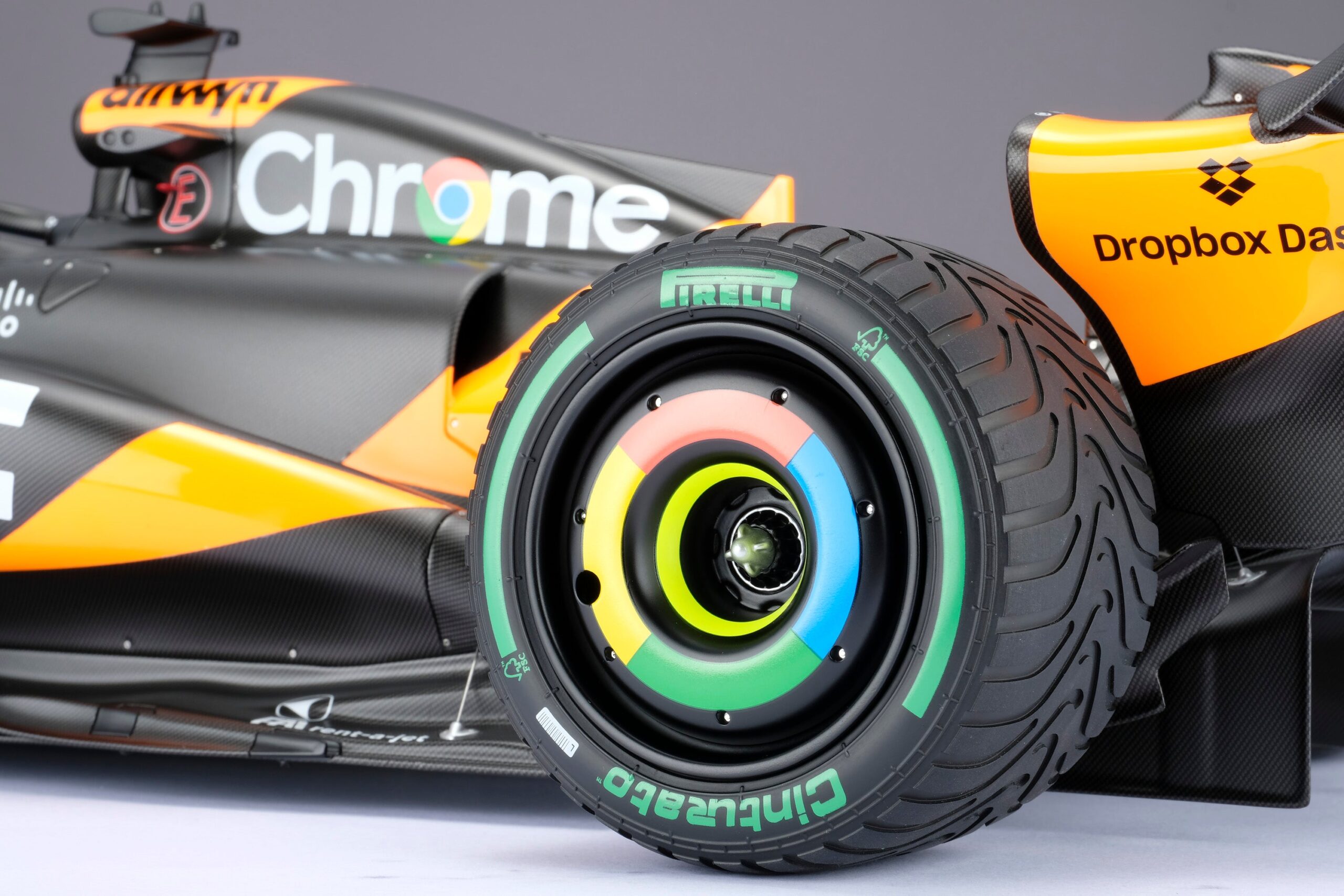 Amalgam McLaren MCL39 2025 Australian Grand Prix - Papaya-Orange | 1:8 - Image 16