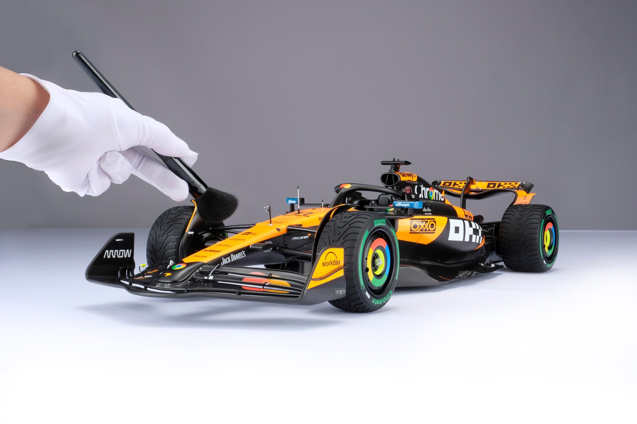 Amalgam McLaren MCL39 2025 Australian Grand Prix - Papaya-Orange | 1:8 - Image 12