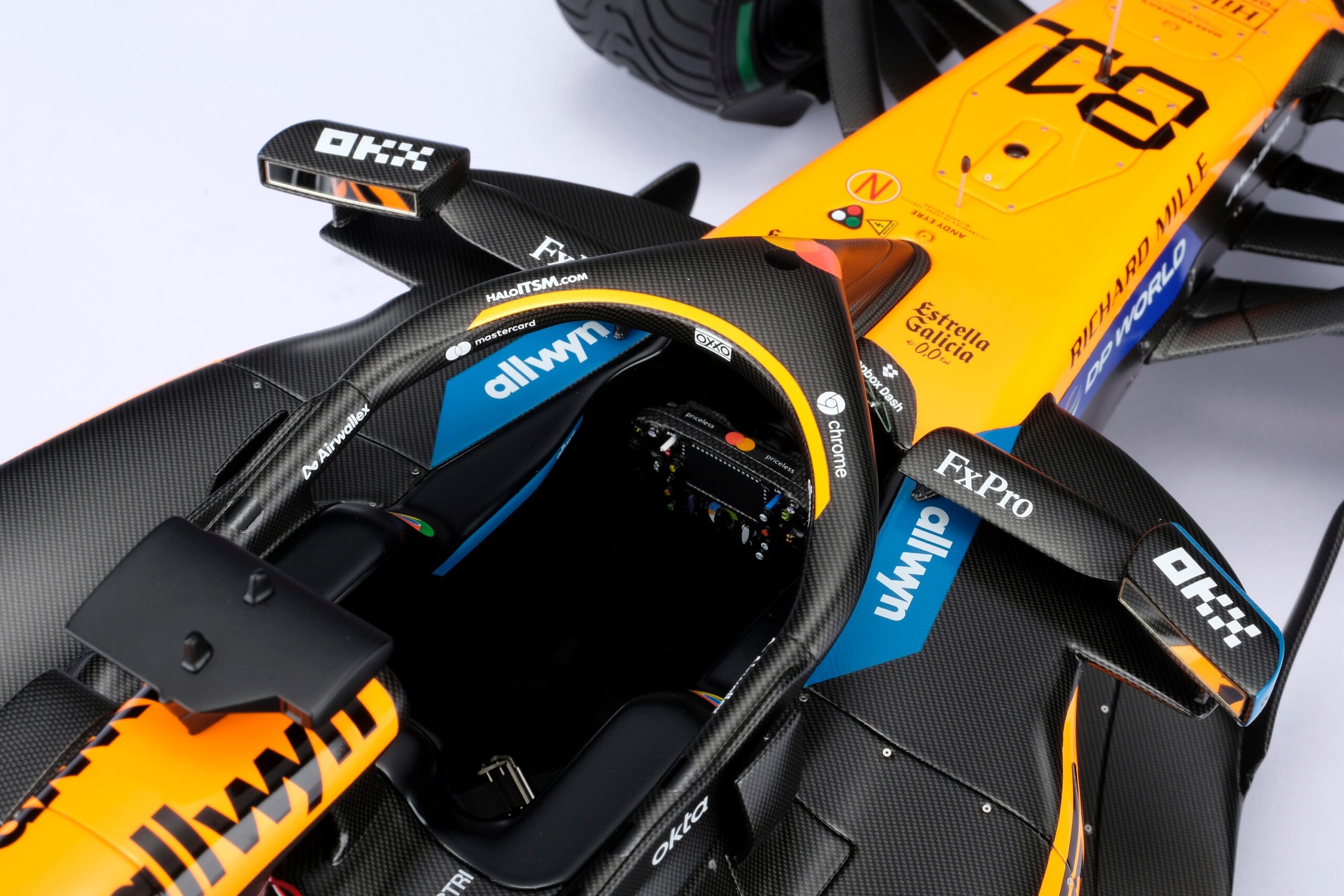 Amalgam McLaren MCL39 2025 Australian Grand Prix - Papaya-Orange | 1:8 - Image 13