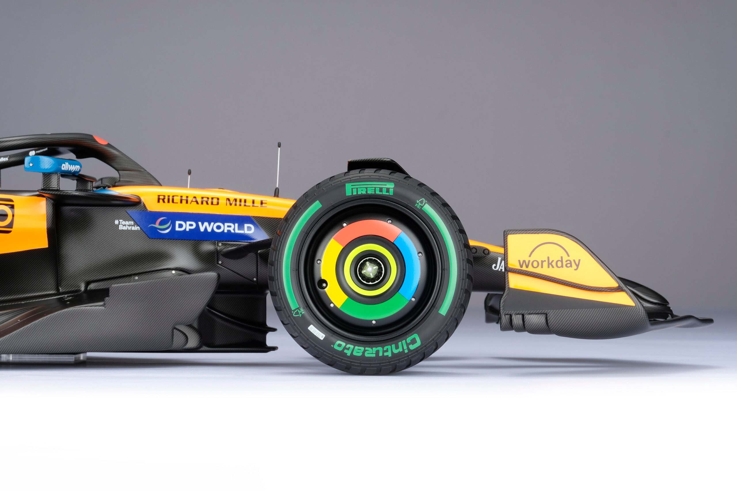 Amalgam McLaren MCL39 2025 Australian Grand Prix - Papaya-Orange | 1:8 - Image 10
