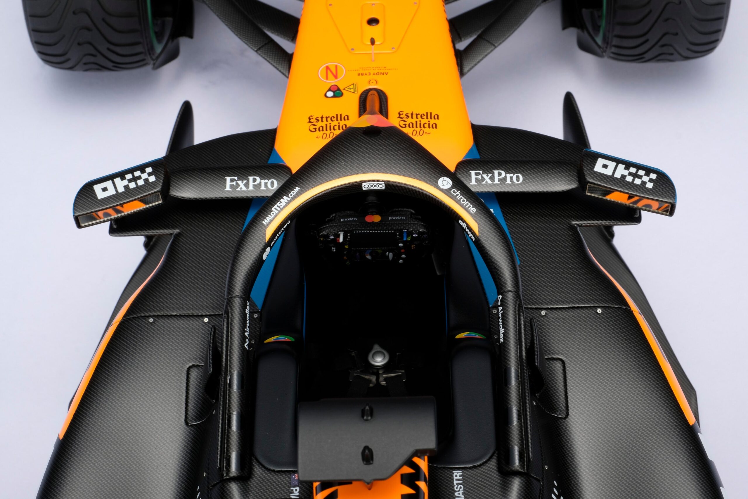 Amalgam McLaren MCL39 2025 Australian Grand Prix - Papaya-Orange | 1:8 - Image 14